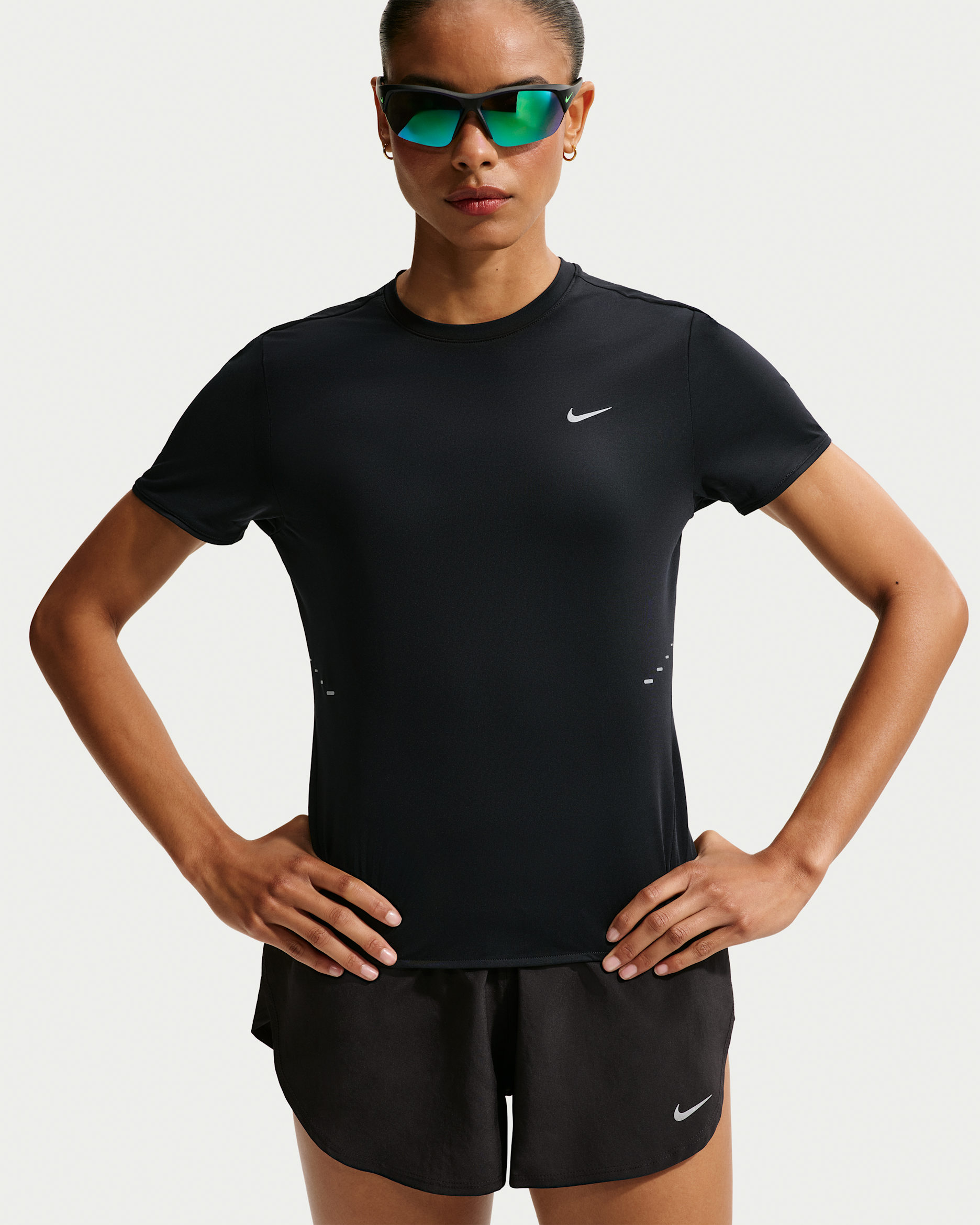 Nike Swift Samarreta de running de màniga curta Dri-FIT - Dona - Negre