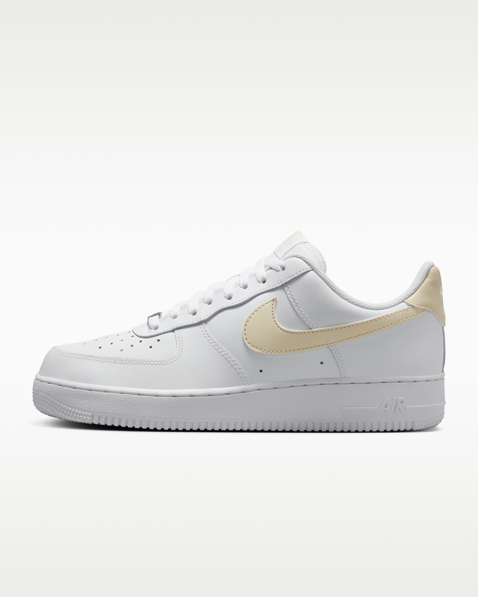 รองเท้าผู้ชาย Nike Air Force 1 '07 - ขาว/ขาว/Light Khaki