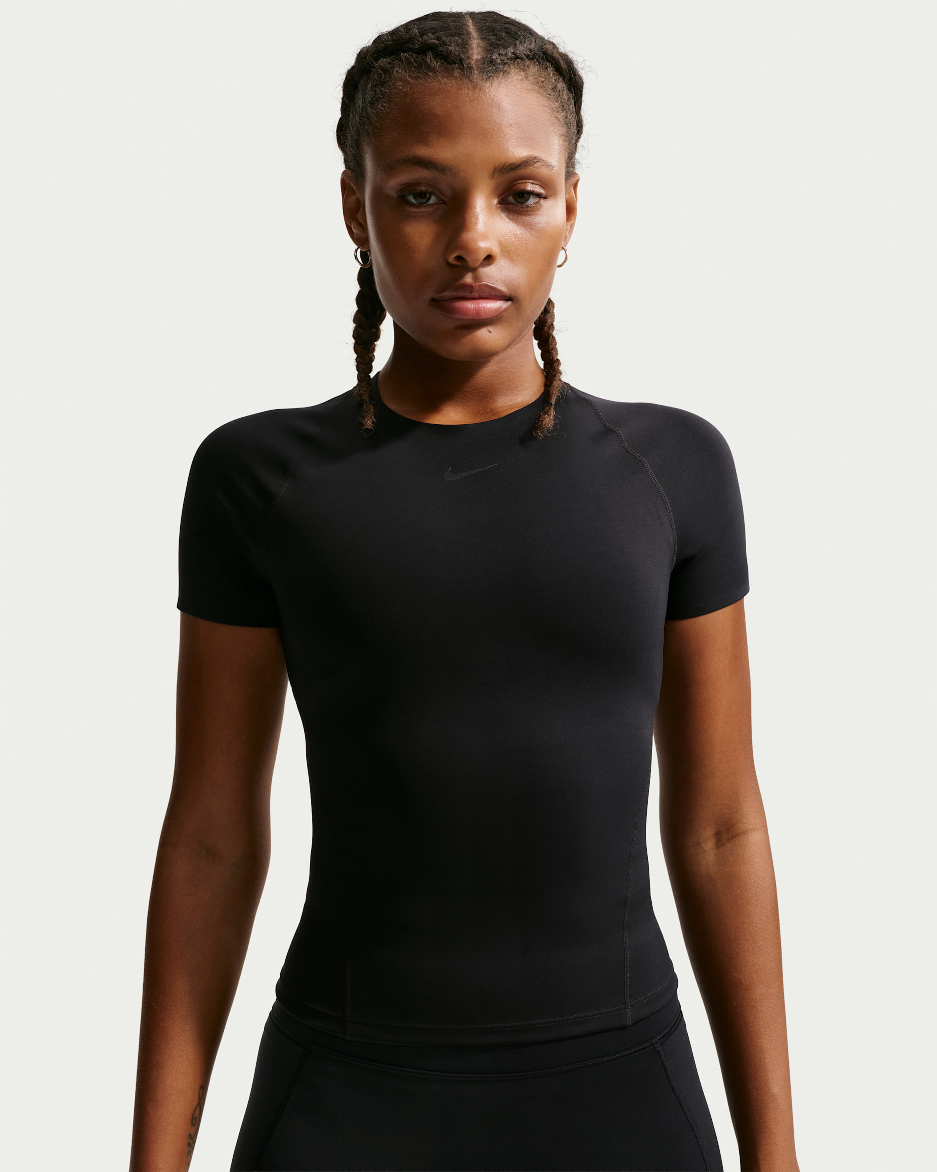 Nike Universa Dri-FIT Kurzarm-Oberteil (Damen) - Schwarz/Anthracite/Dark Smoke Grey