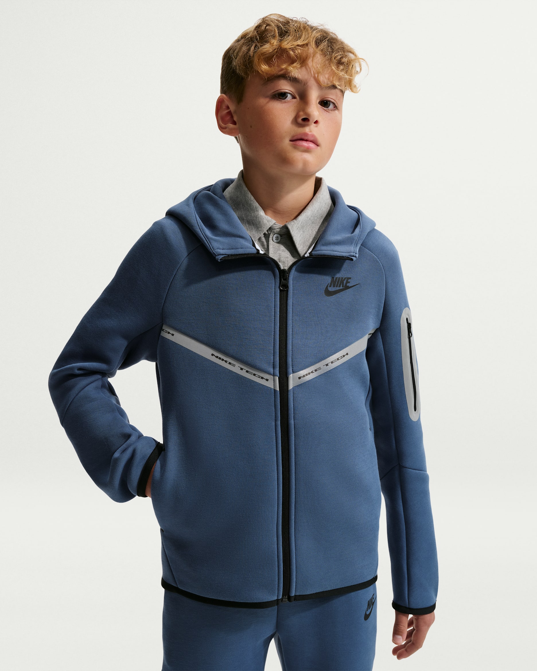 Nike Sportswear Tech Fleece Older Kids' Full-Zip Hoodie with Reflective Design Accents - Diffused Blue/Black/Black