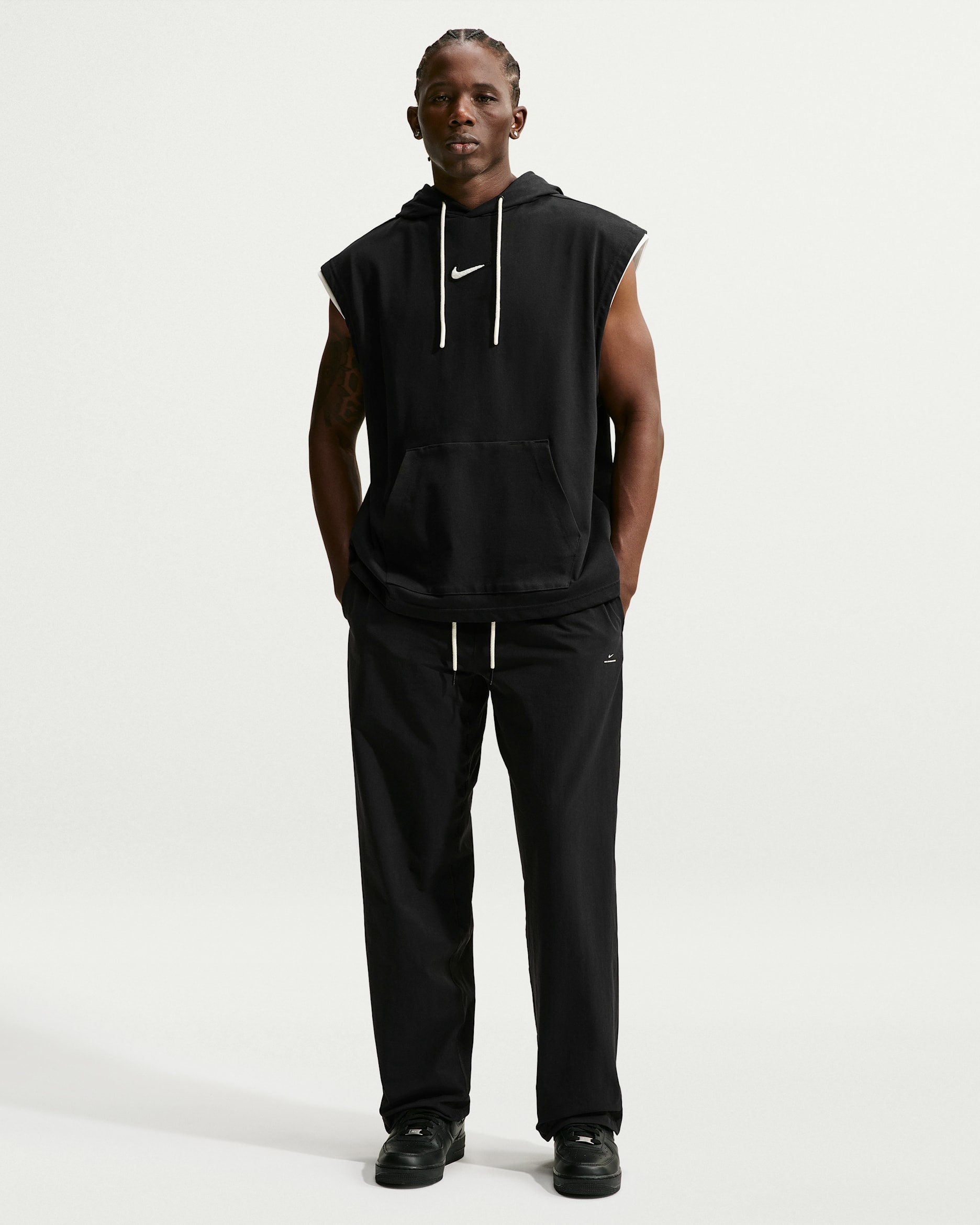 Nike Standard Issue Men's Dri-FIT Woven Basketball Trousers - Black/Pale Ivory