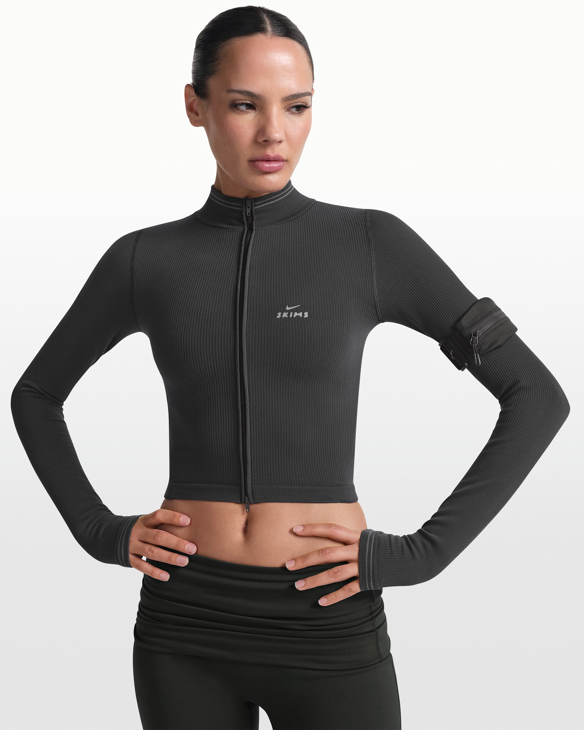 Fascia per il braccio NikeSKIMS – Donna - NSKM OBSIDIAN/Argento