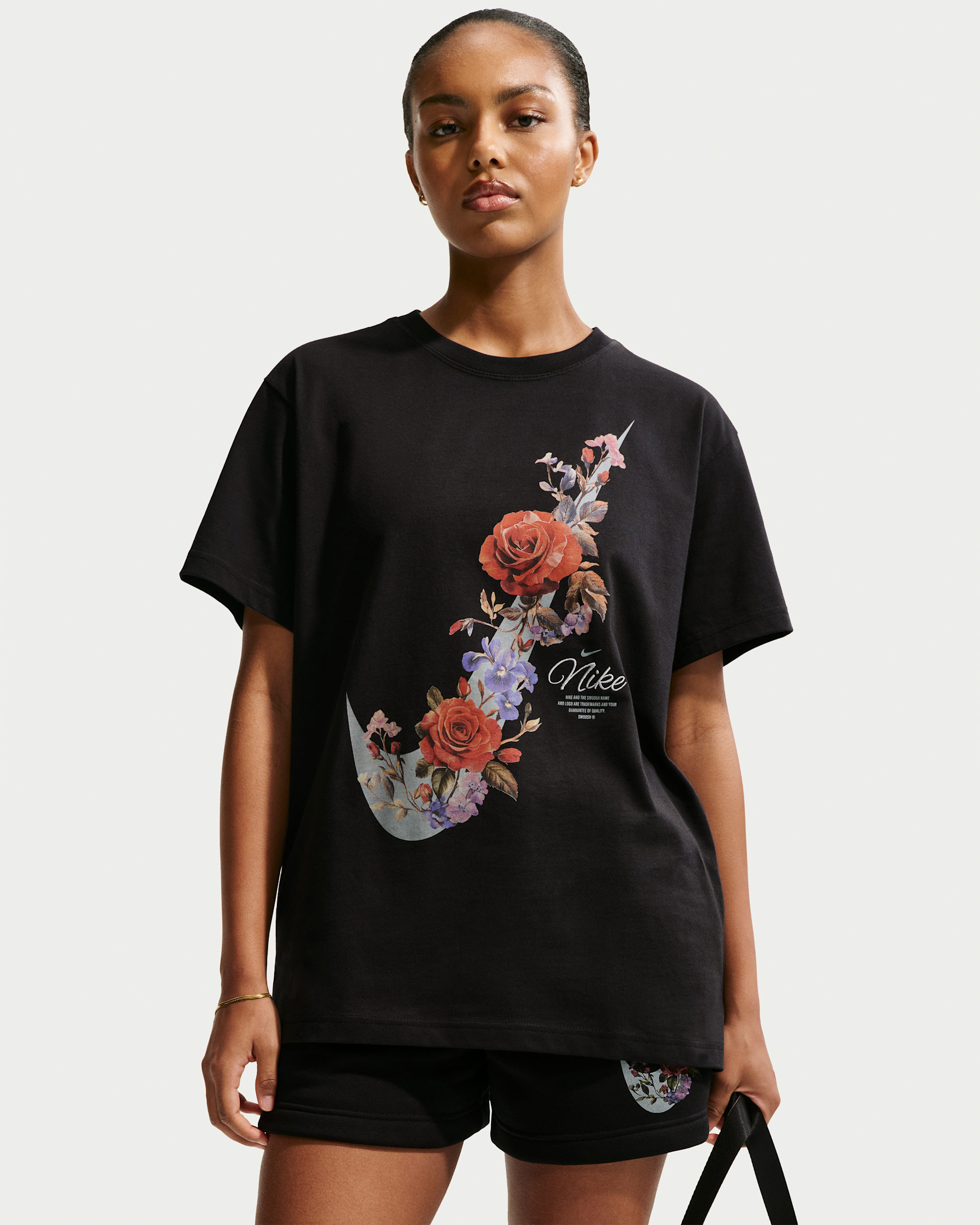 Nike Sportswear Women's T-Shirt - Black/Wolf Grey