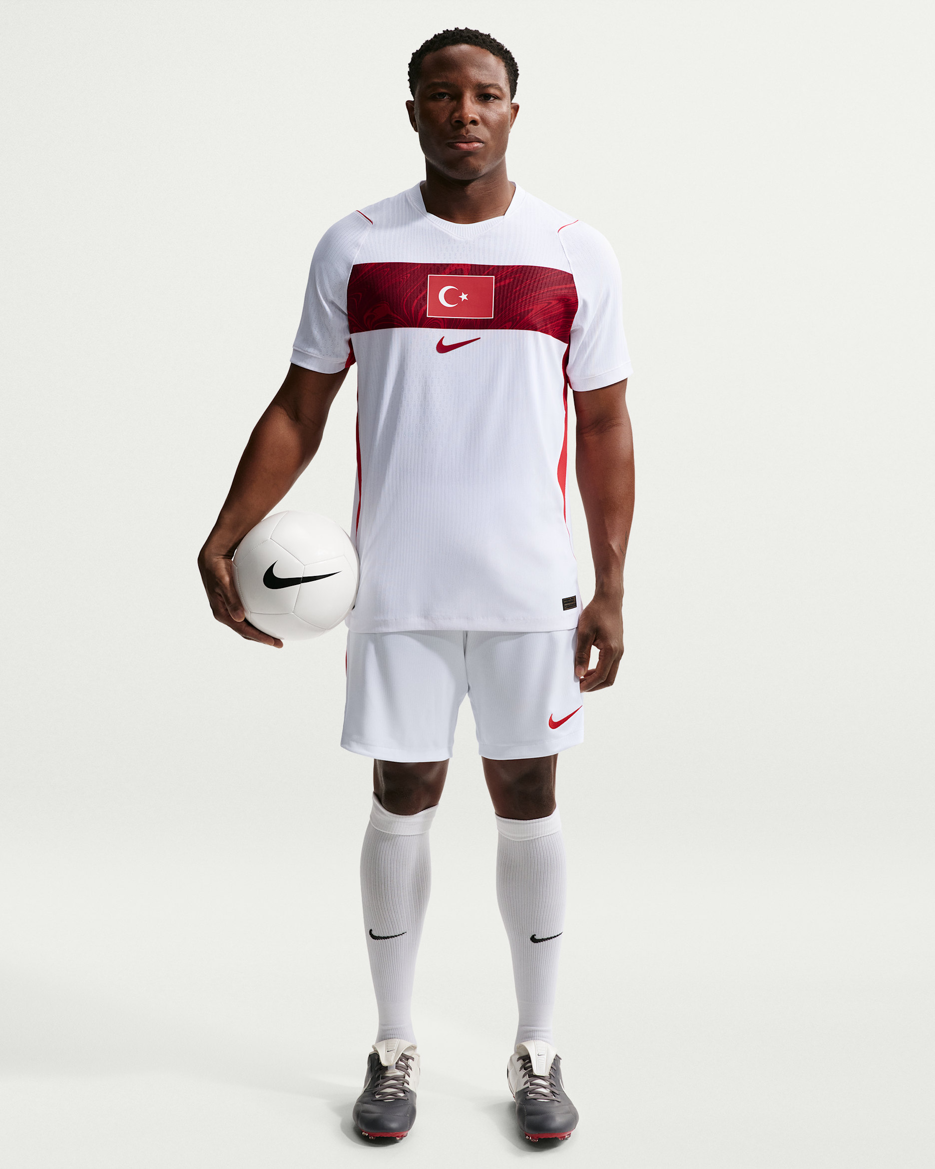 Short de foot Replica Nike Dri-FIT Turquie 2026 Stadium Domicile pour homme - Blanc/Sport Red/Sport Red