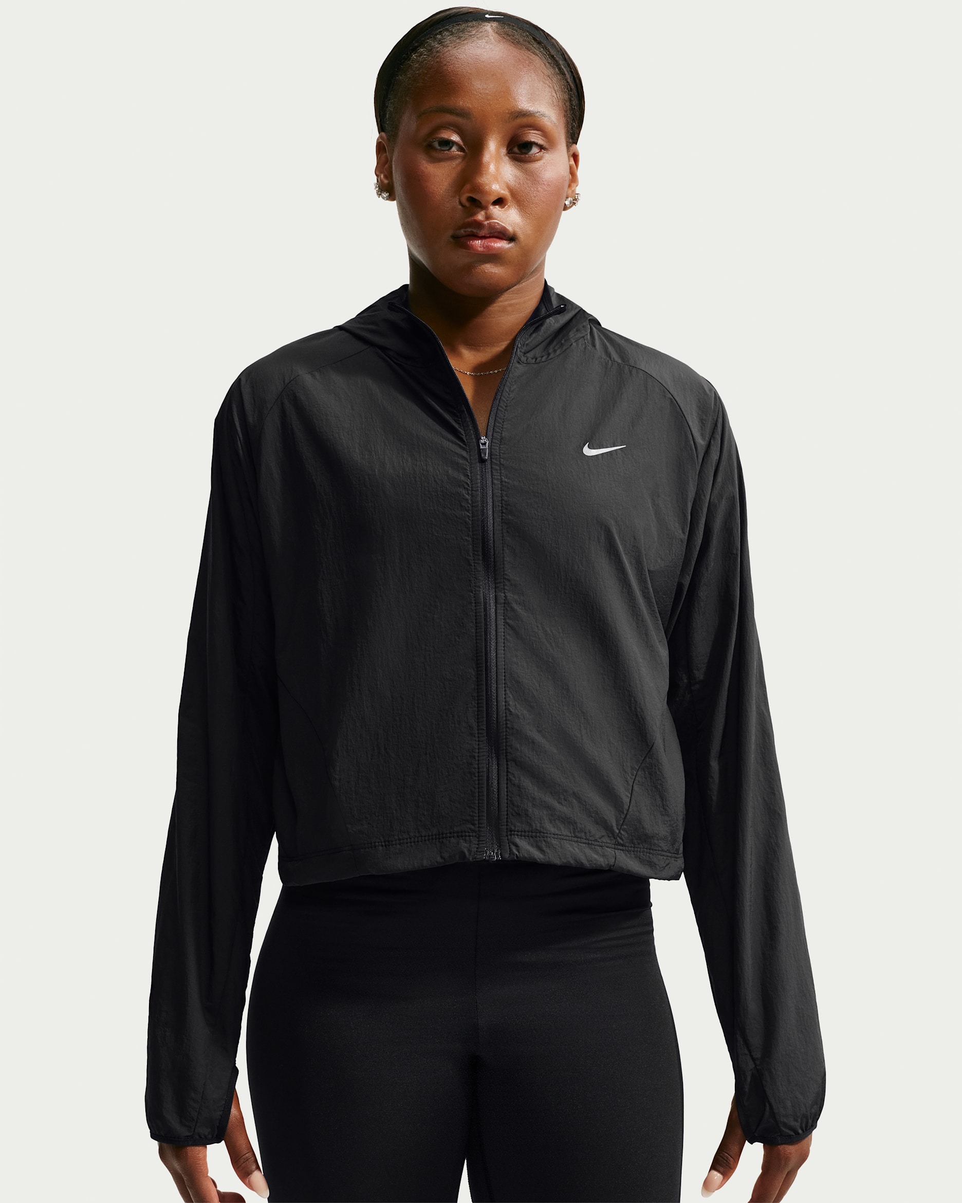Chamarra de correr Repel de corte cuadrado con protección contra los rayos UV para mujer Nike Tempo - Negro