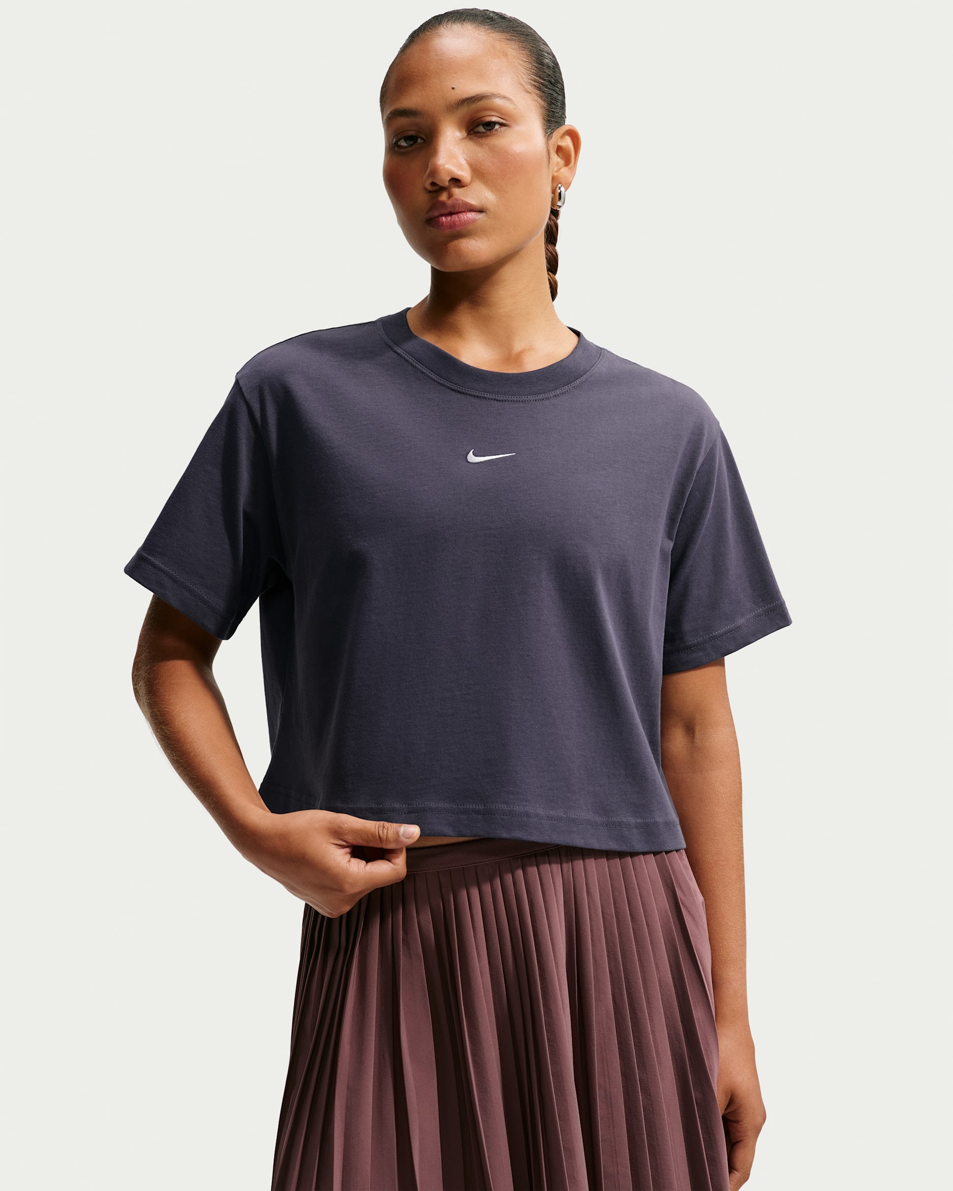 Playera de manga corta holgada cropped para mujer Nike Sportswear Classic - Parrilla/Vela