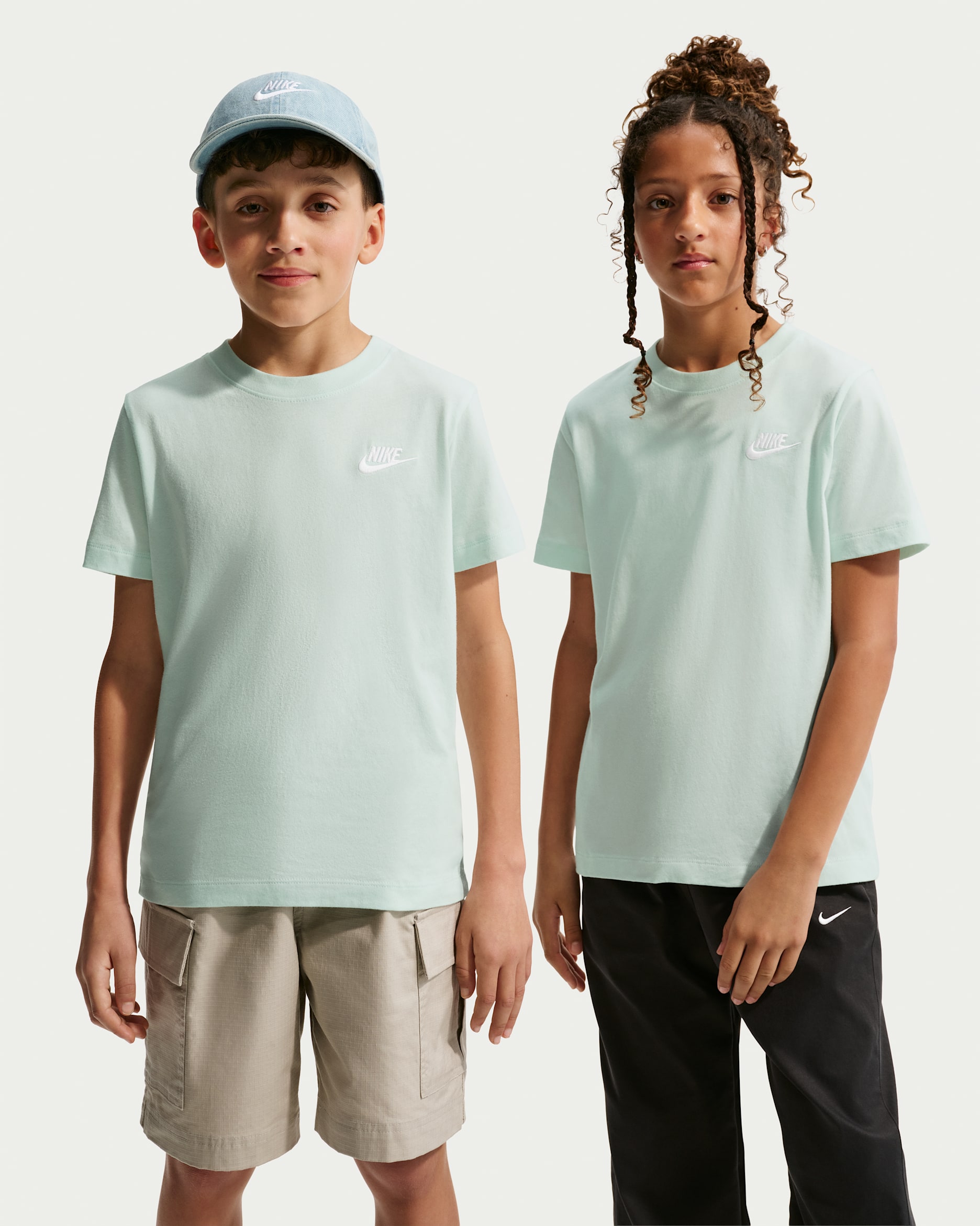 Nike Sportswear Older Kids' T-Shirt - Barely Green/White