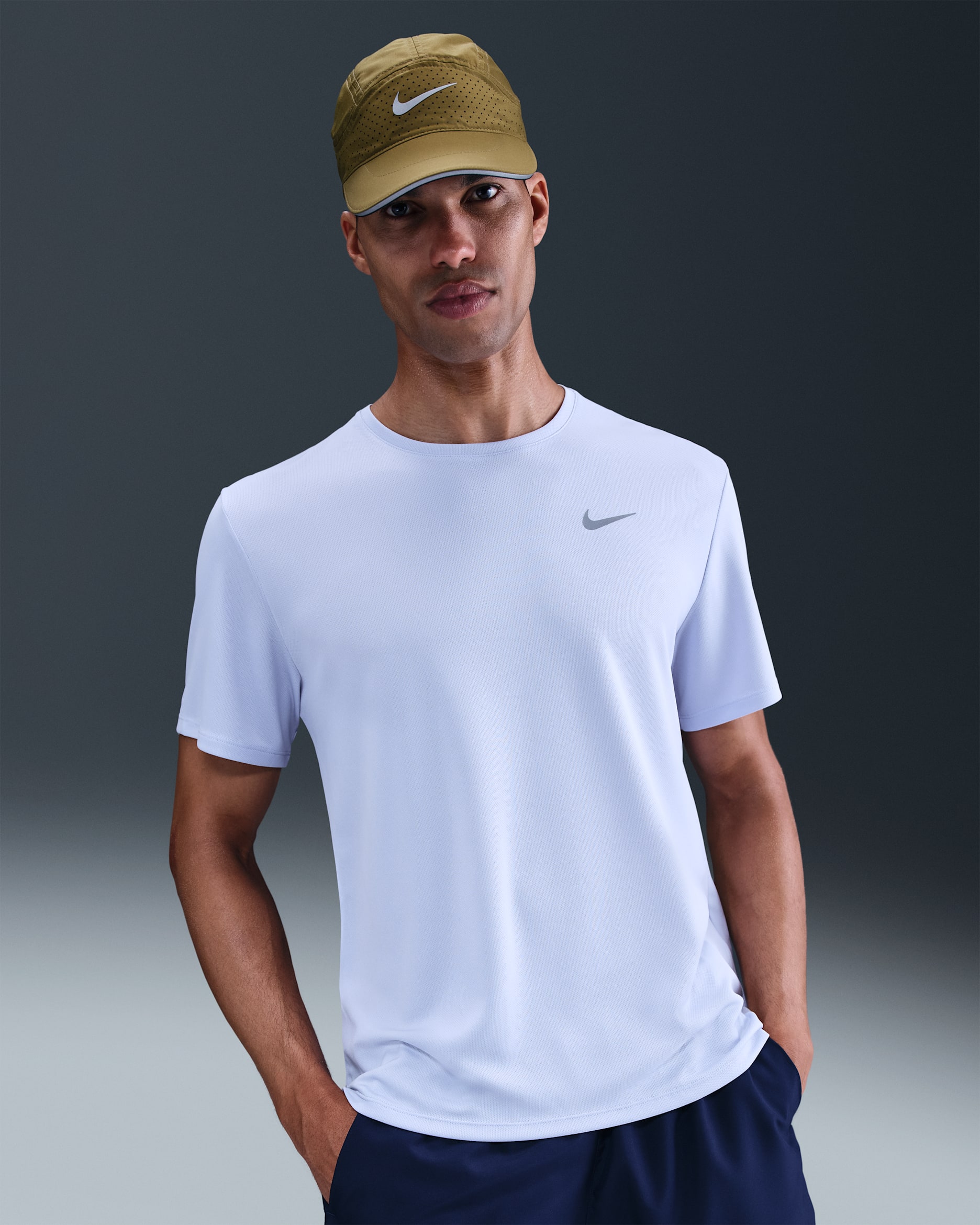 Playera de correr de manga corta Dri-FIT para hombre Nike Miler - Fantasma