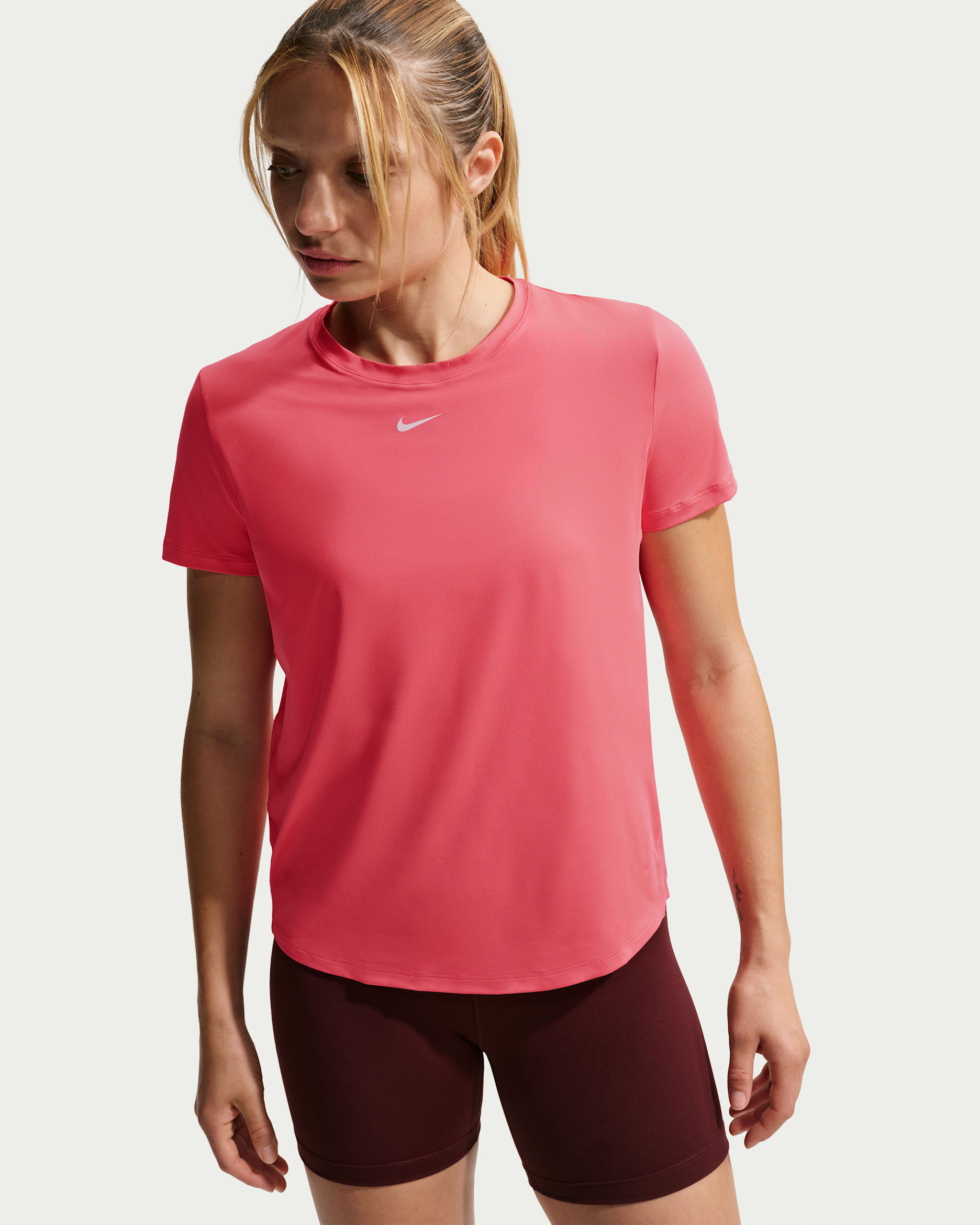 Kortärmad tröja Nike One Classic Dri-FIT för kvinnor - Sea Coral/Vit