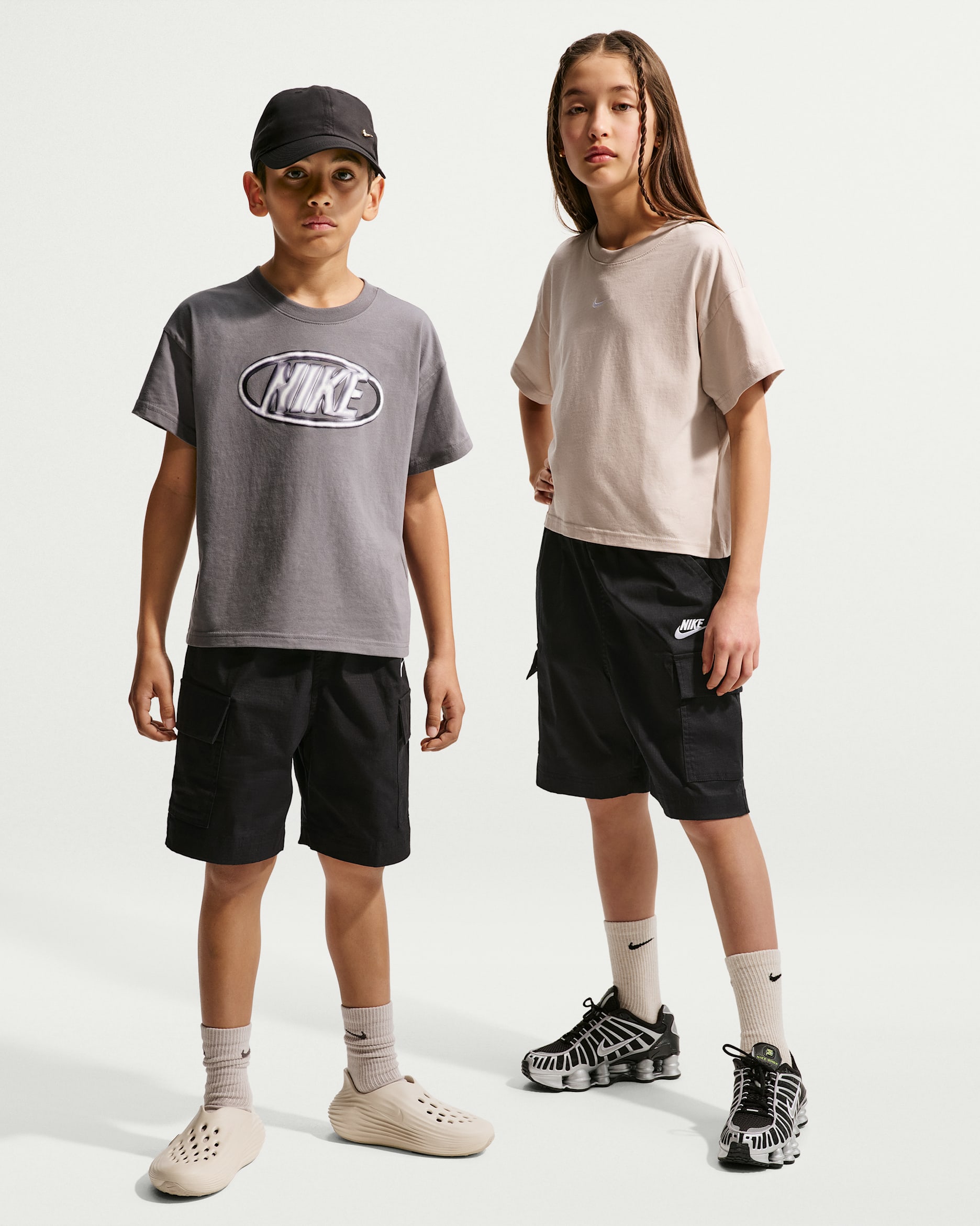 Shorts cargo de tejido Woven para niños talla grande Nike Sportswear Club - Negro/Blanco