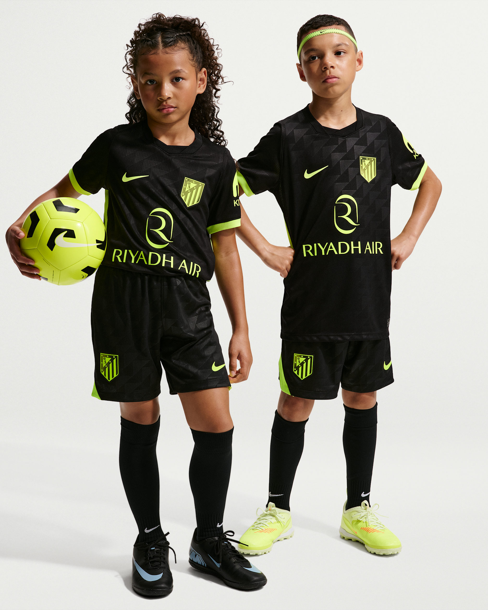 Atlético Madrid 2026/27 Stadium Away Older Kids' Nike Dri-FIT Football Replica Shorts - Black/Volt/Volt
