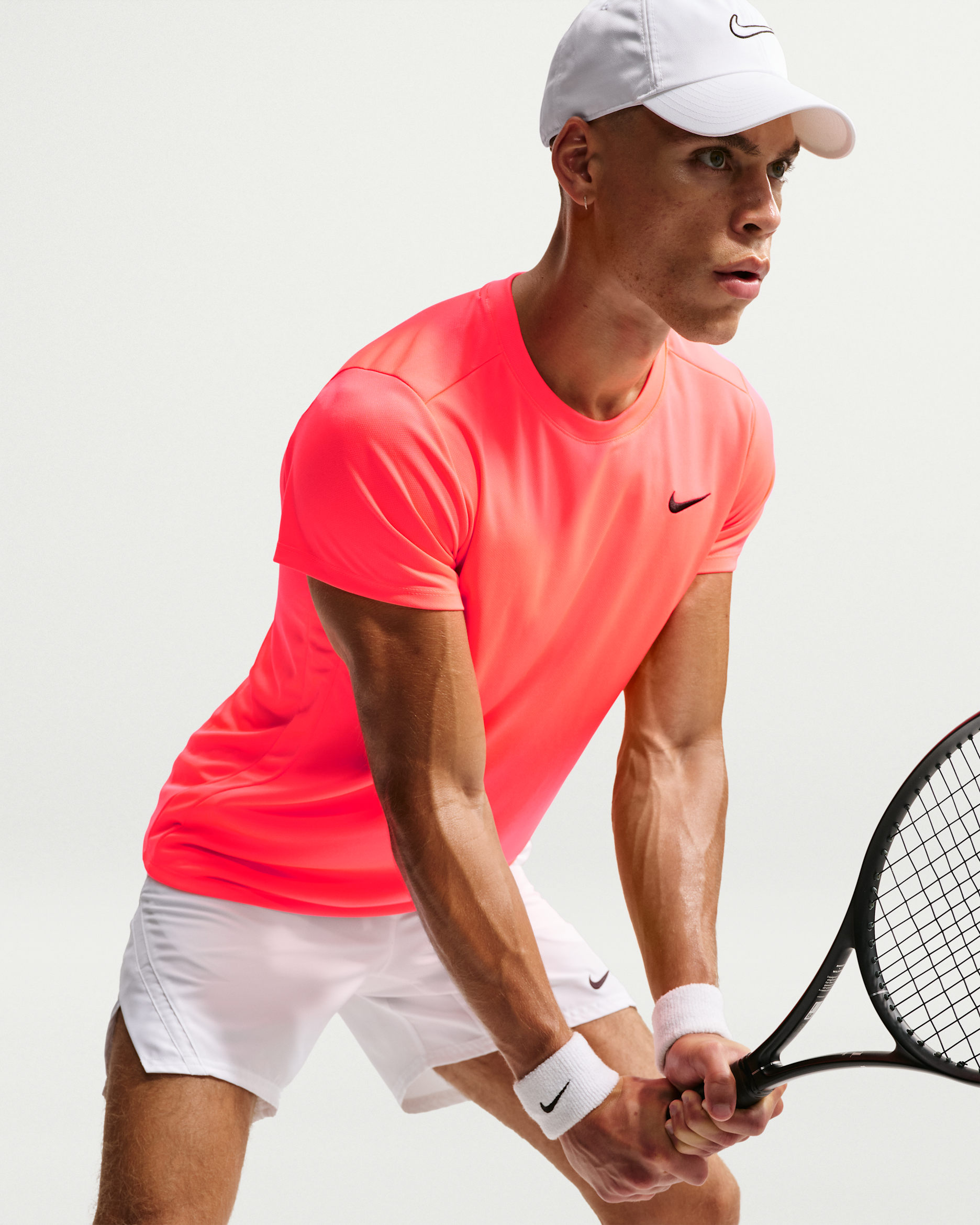 Playera de tenis Dri-FIT para hombre NikeCourt Victory - Lava cálido/Negro