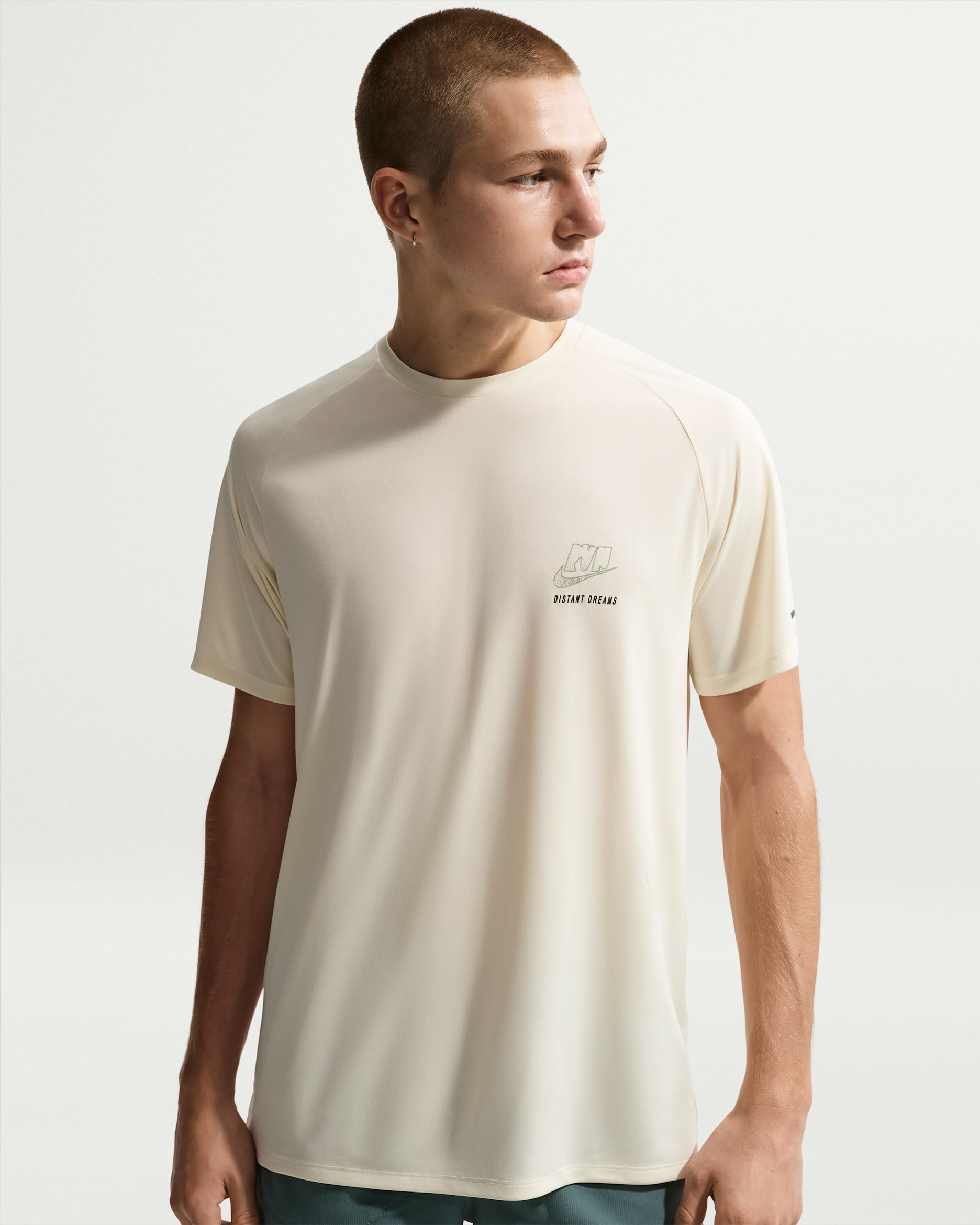 Playera de correr de manga corta Dri-FIT ADV para hombre Nike Stride - Leche de coco