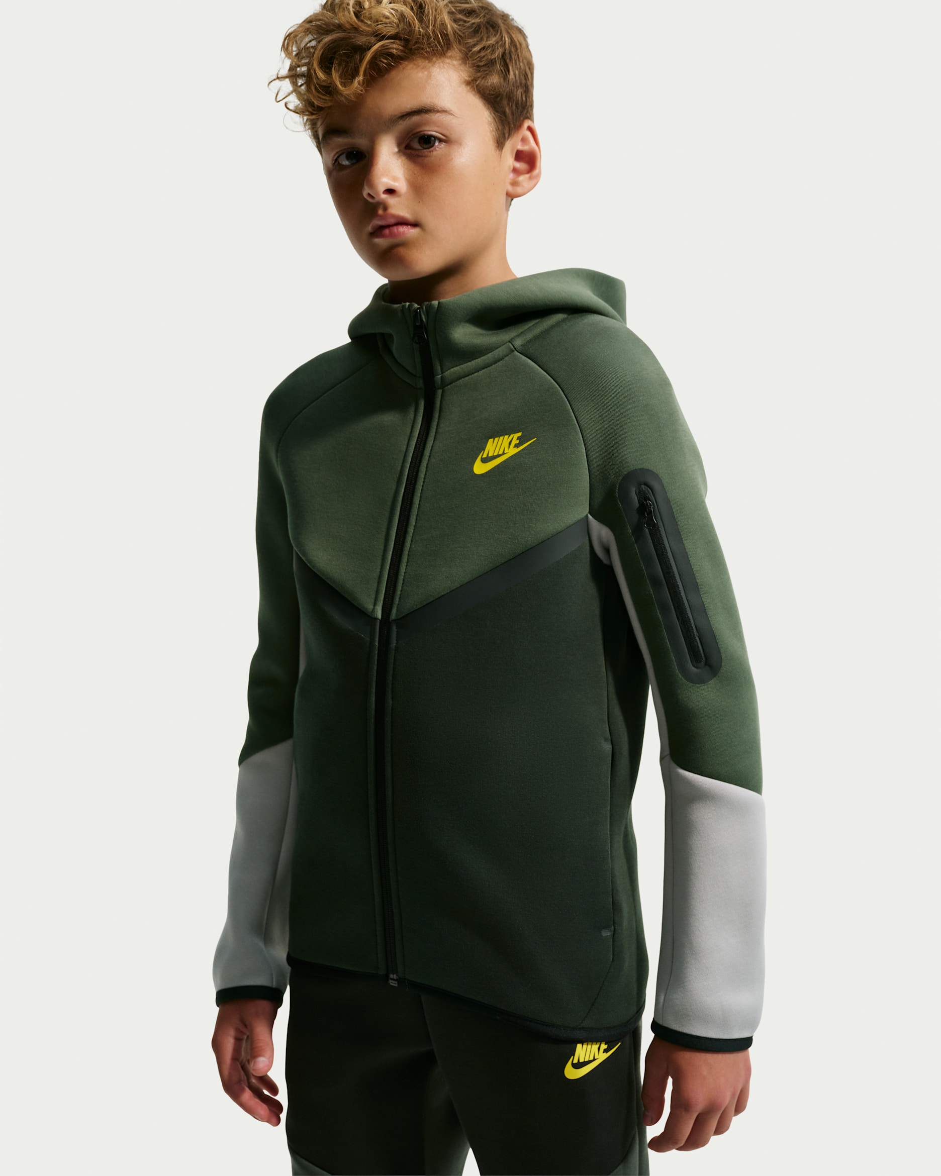Nike Sportswear Tech Fleece Older Kids' Full-Zip Hoodie - Camo Green/Black Spruce/Black/Chrome Yellow