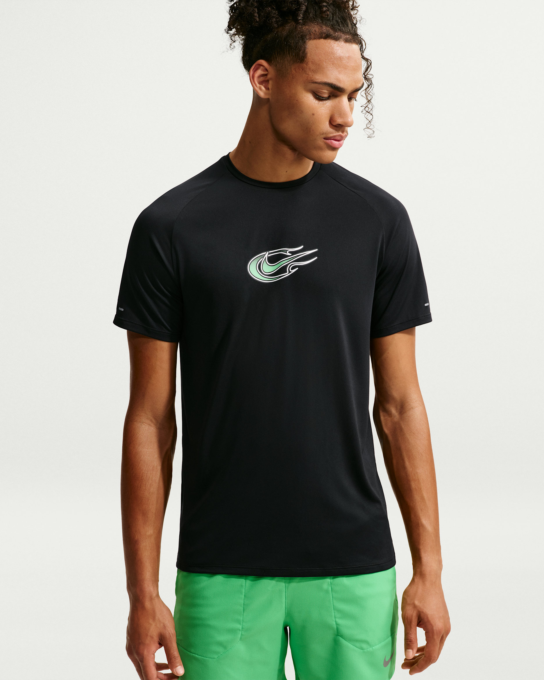 Nike Stride Dri-FIT ADV kortermet løpeoverdel til herre - Svart
