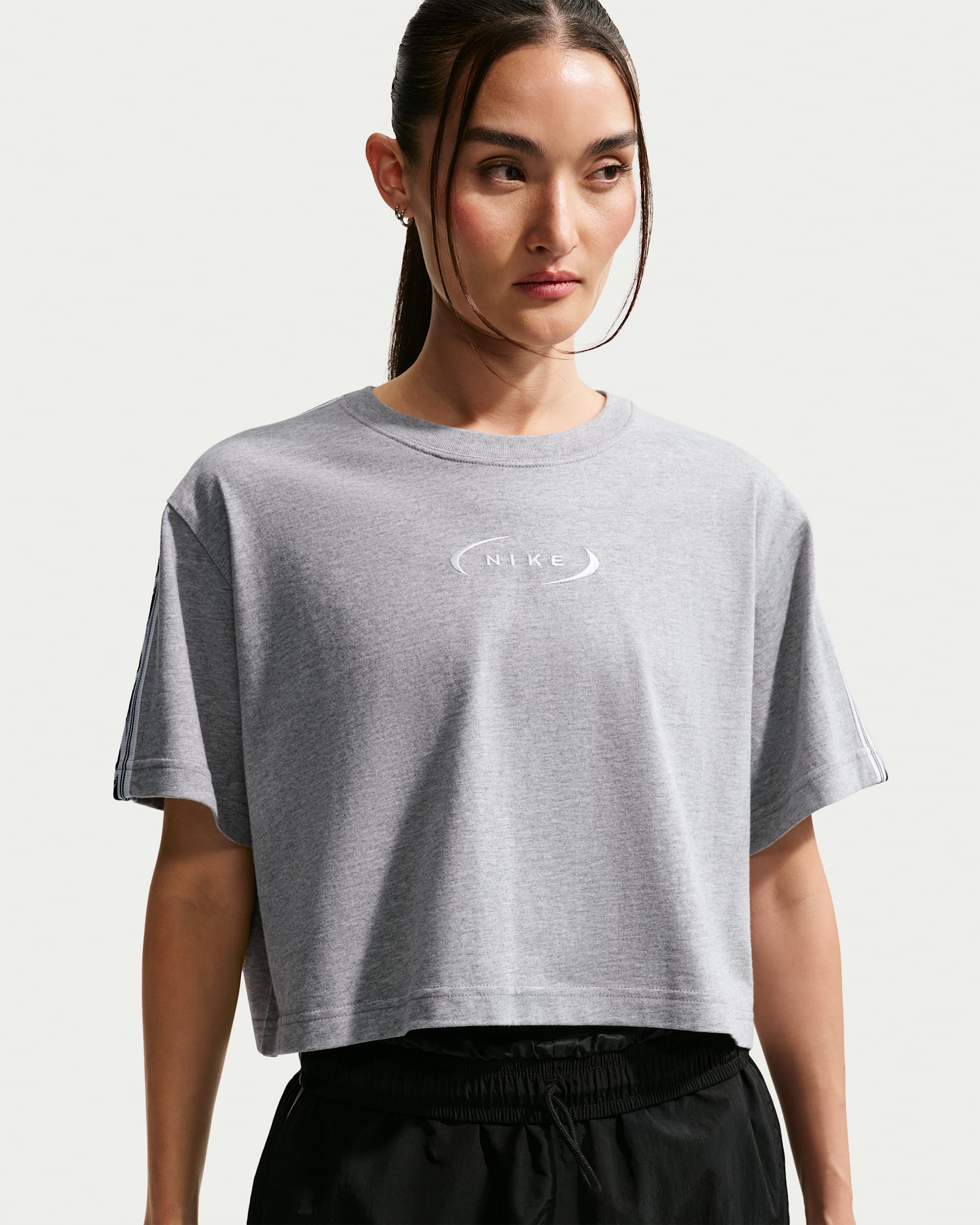 Playera holgada cropped para mujer Nike Sportswear Classic - Gris oscuro jaspeado