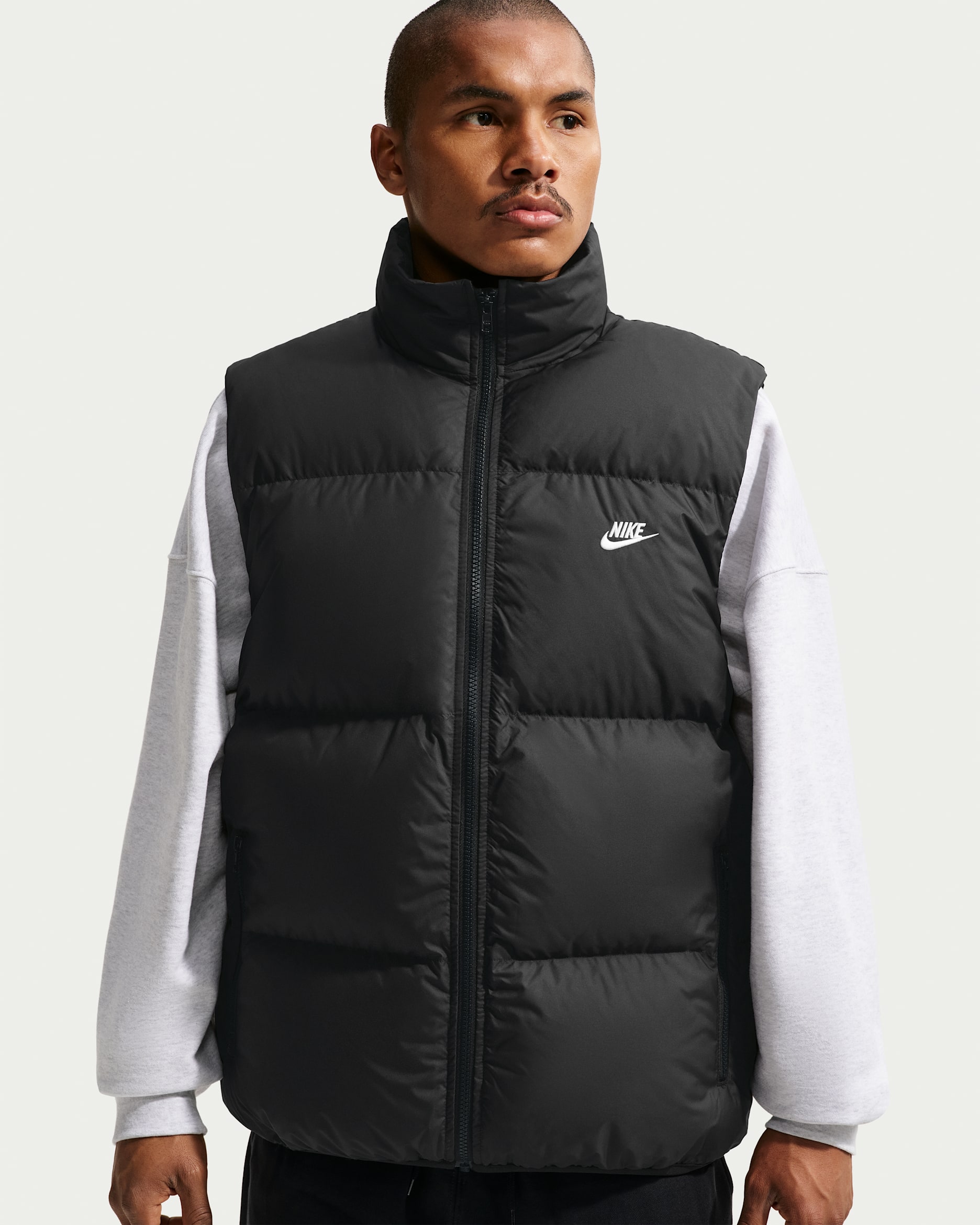 Doudoune sans manches en duvet Therma-FIT Nike Sportswear Club pour homme - Noir/Blanc