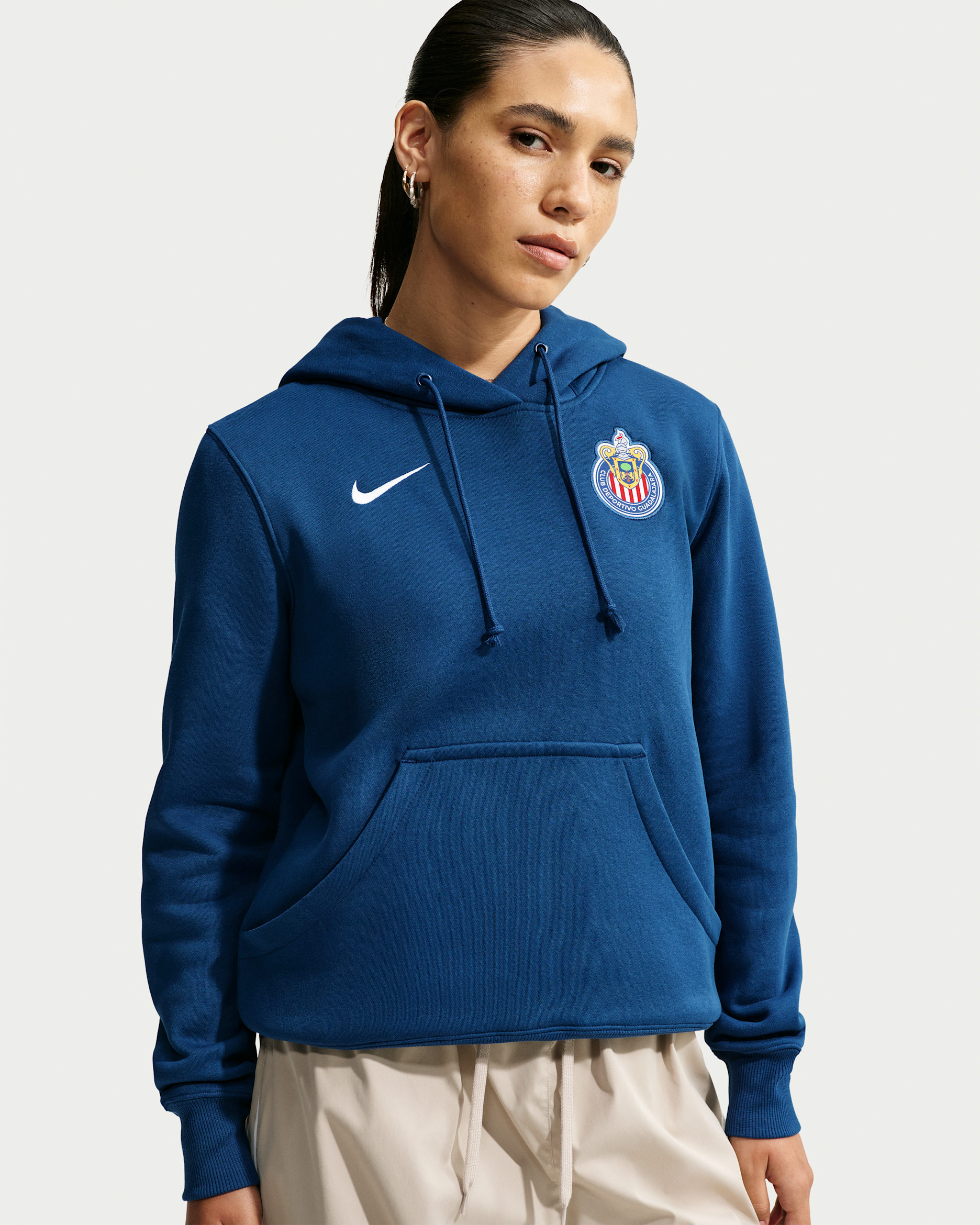 Sudadera con gorro sin cierre de futbol Nike Sportswear para mujer C.D. Guadalajara Phoenix Fleece - Azul valiente/Blanco