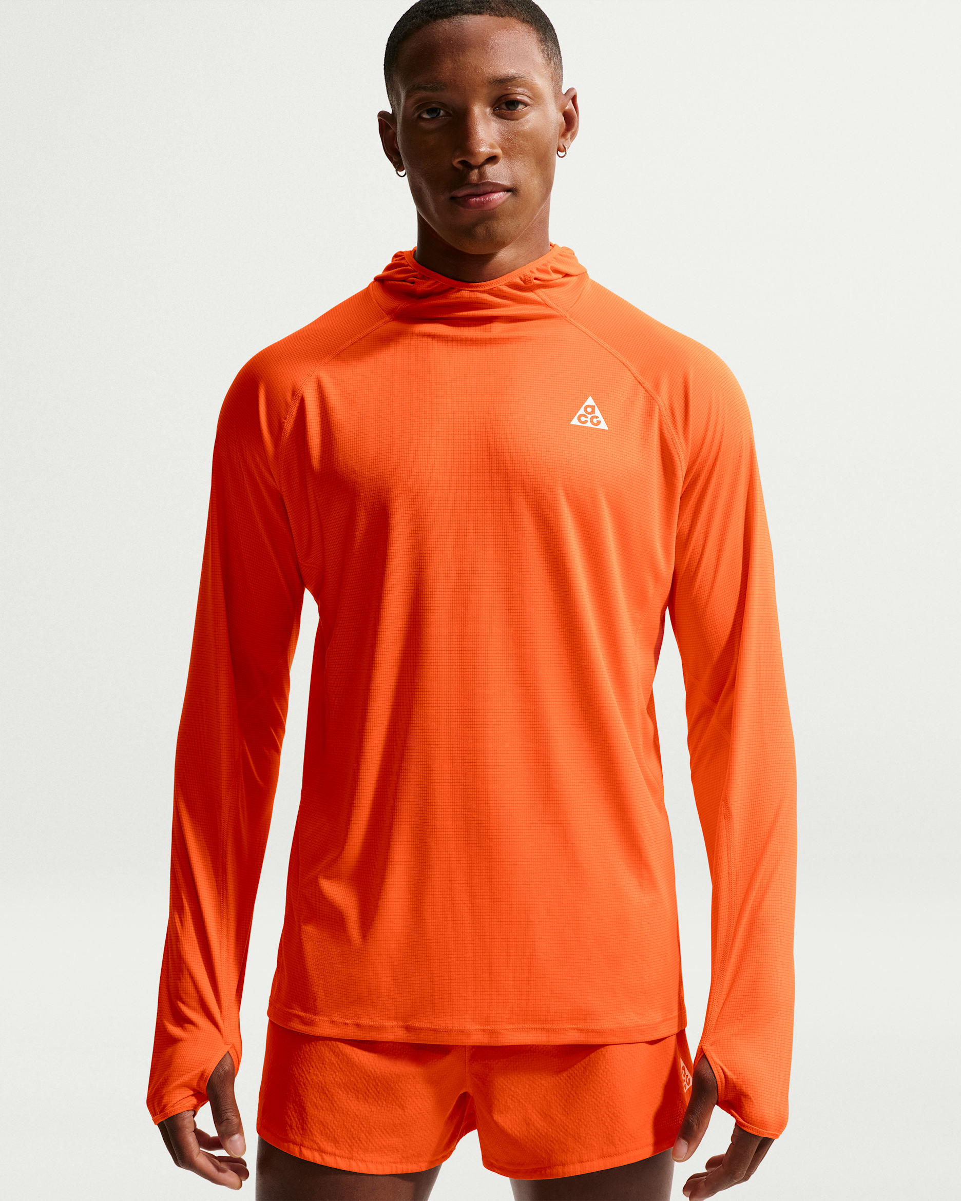 Haut de trail à capuche et protection UV Dri-FIT Nike ACG « Solar Chase » pour homme - Safety Orange/Safety Orange/Summit White
