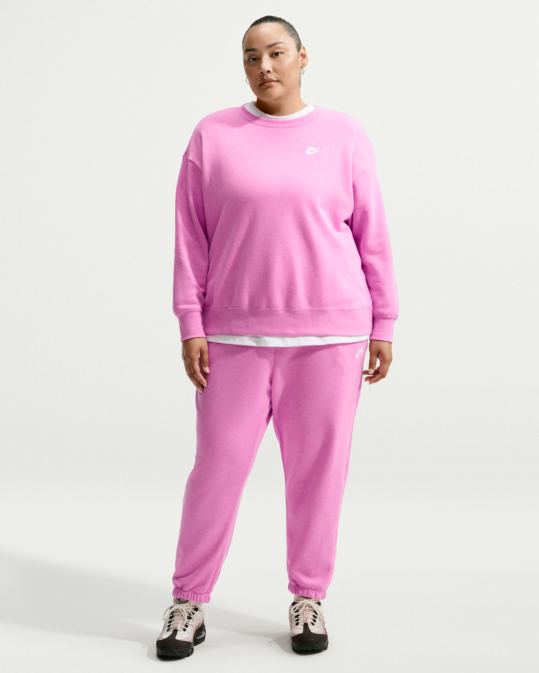 Nike Sportswear Club Fleece Women's Mid-Rise Oversized Sweatpants (Plus Size) - Light Magenta/Heather/White