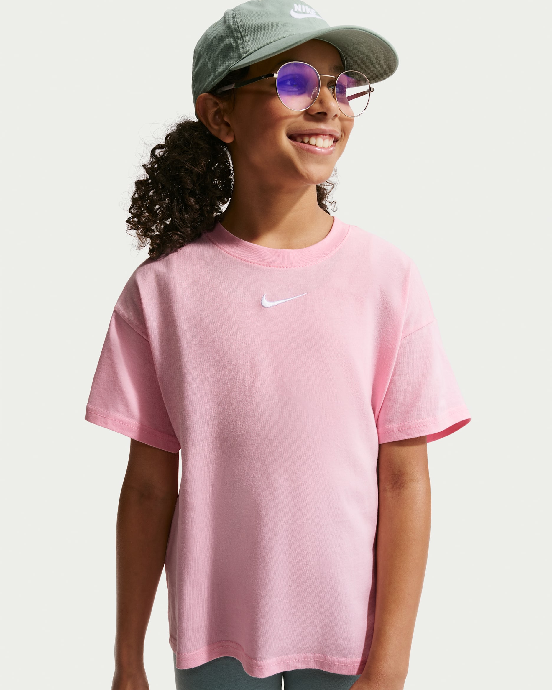 Nike Sportswear Essential Big Kids' (Girls') T-Shirt - Medium Soft Pink