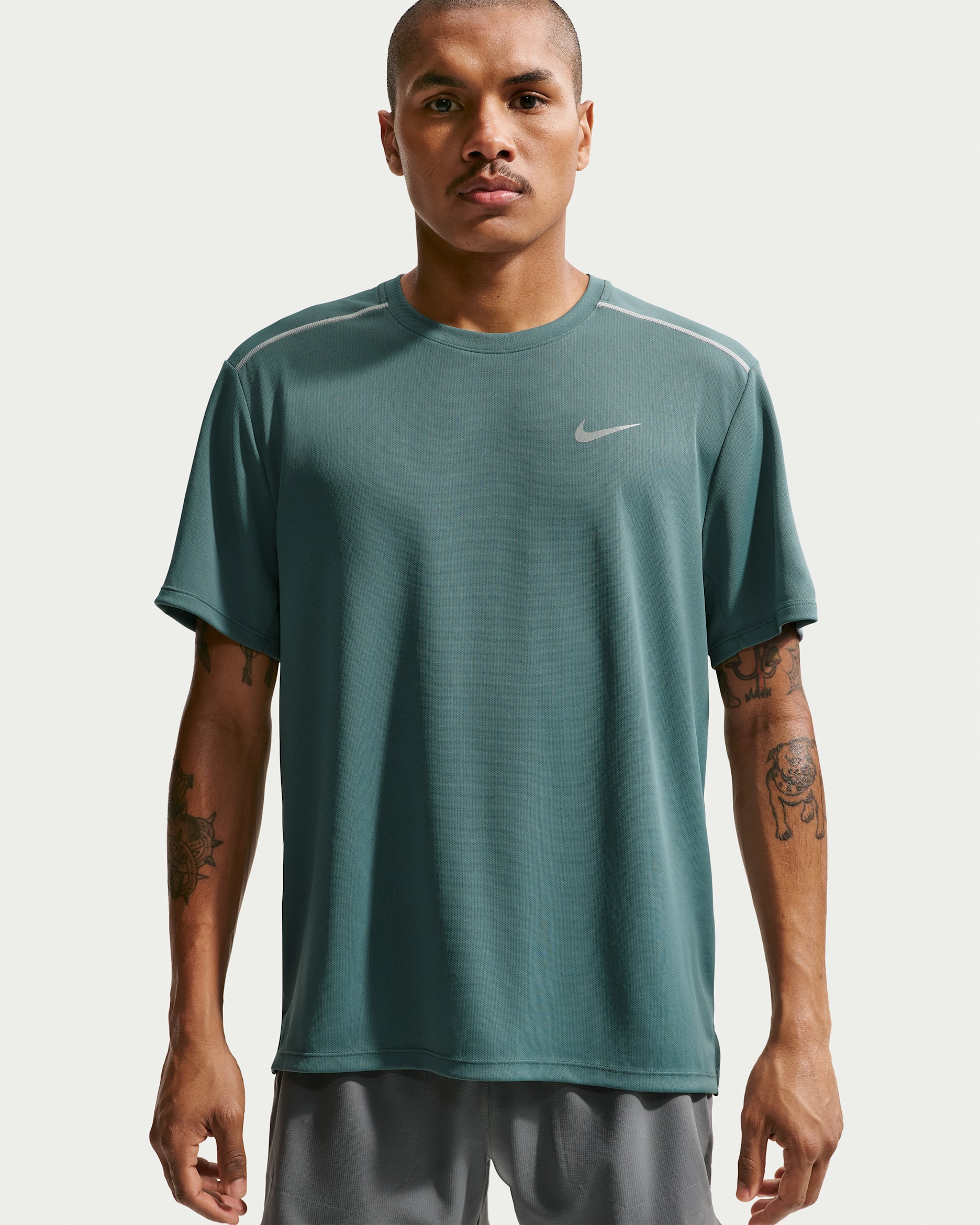 Ανδρική κοντομάνικη μπλούζα Dri-FIT για τρέξιμο Nike Miler - Mineral Slate/Black Spruce