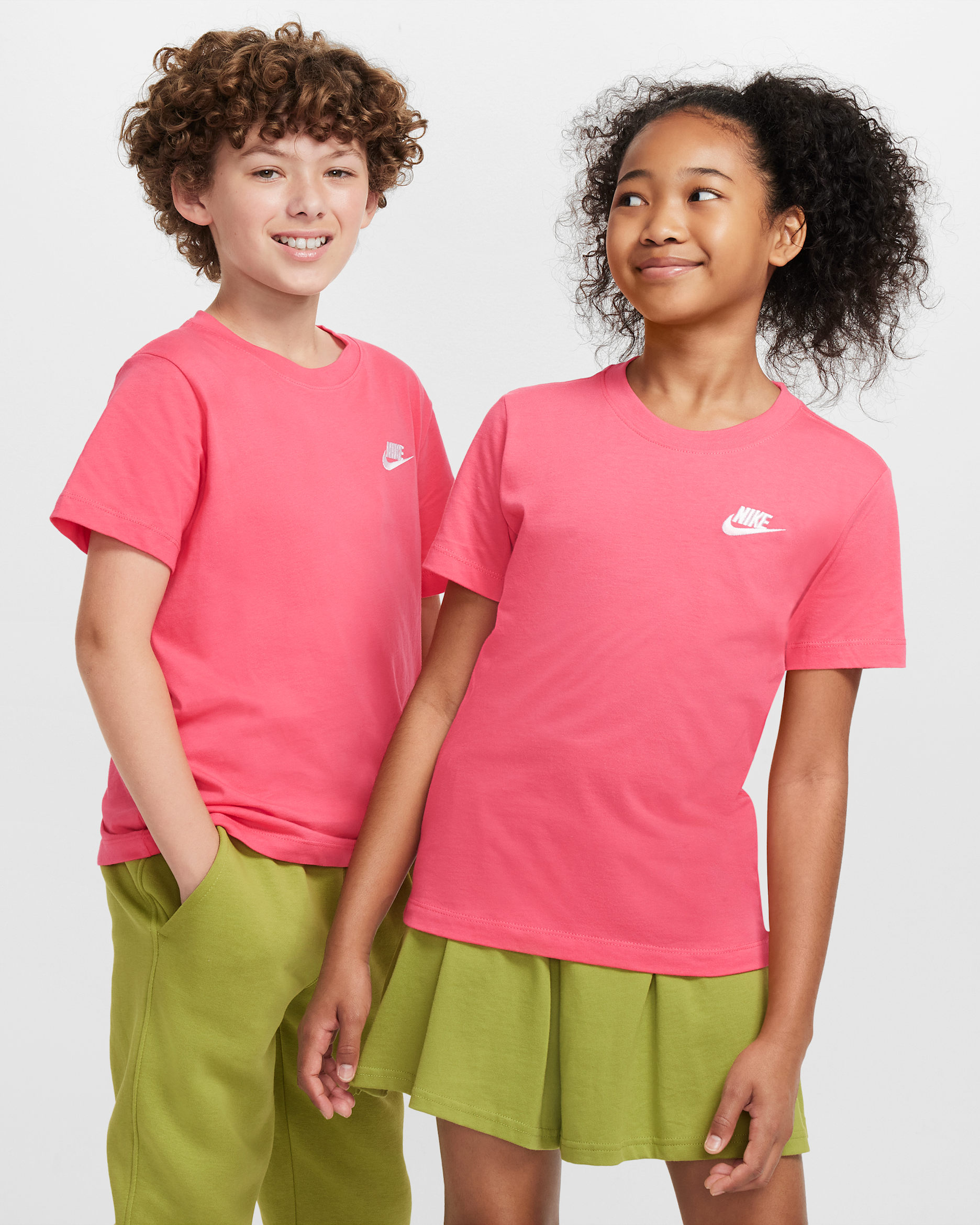 Nike Sportswear Older Kids' T-Shirt - Aster Pink