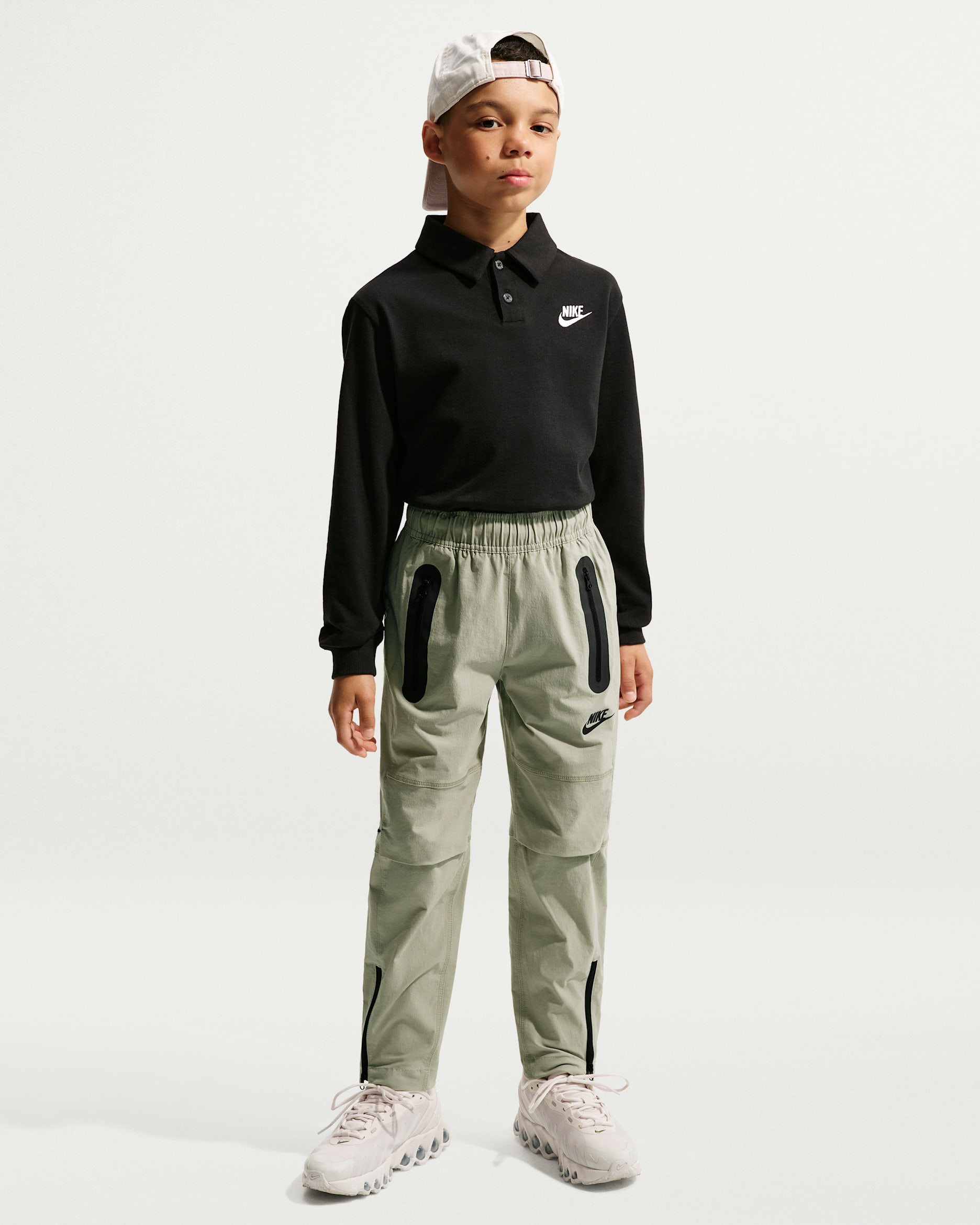 Nike Tech Older Kids' (Boys') Woven Trousers - Spruce Fog/Black