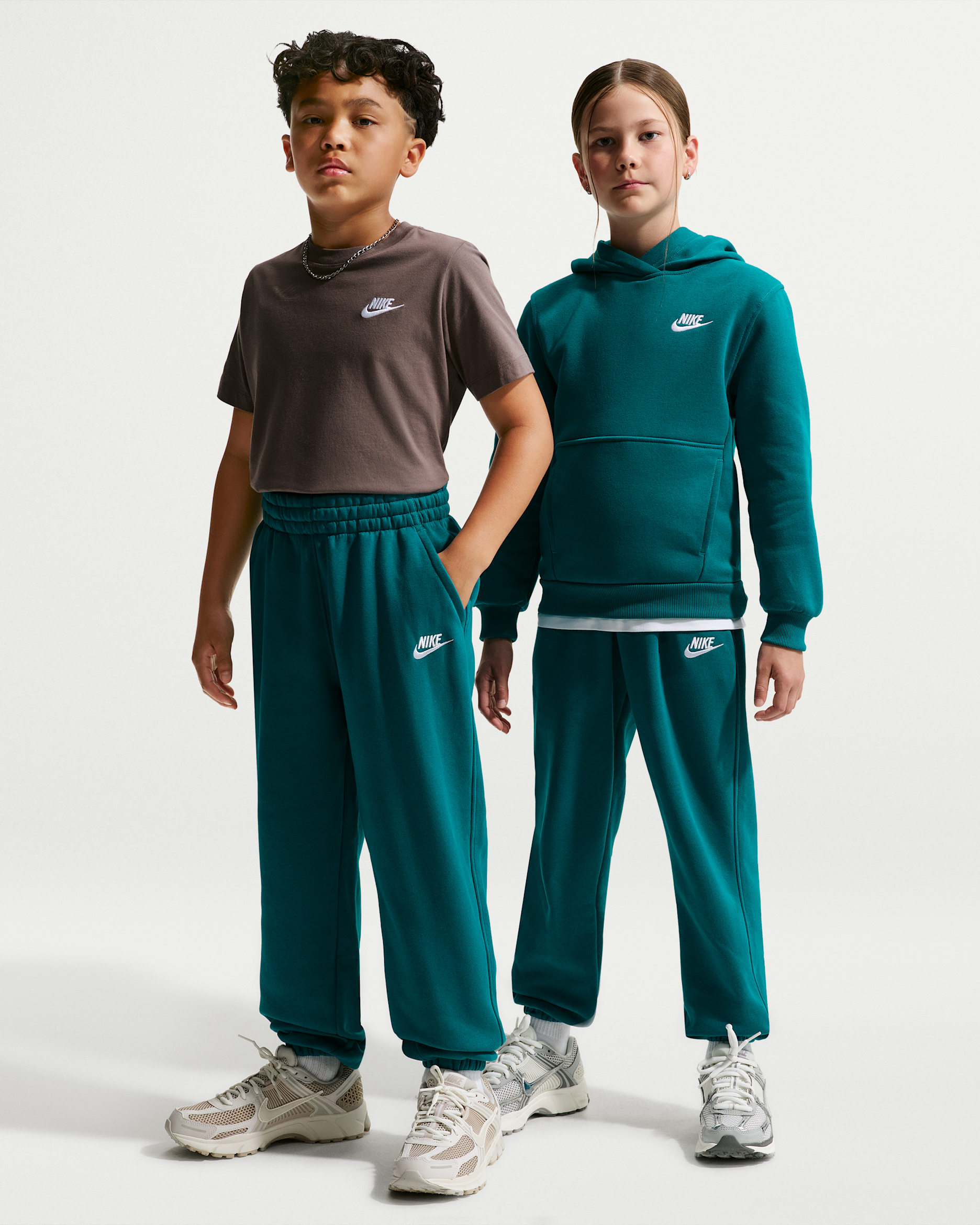 Nike Sportswear Club Fleece Big Kids' Loose Pants - Bright Spruce/White