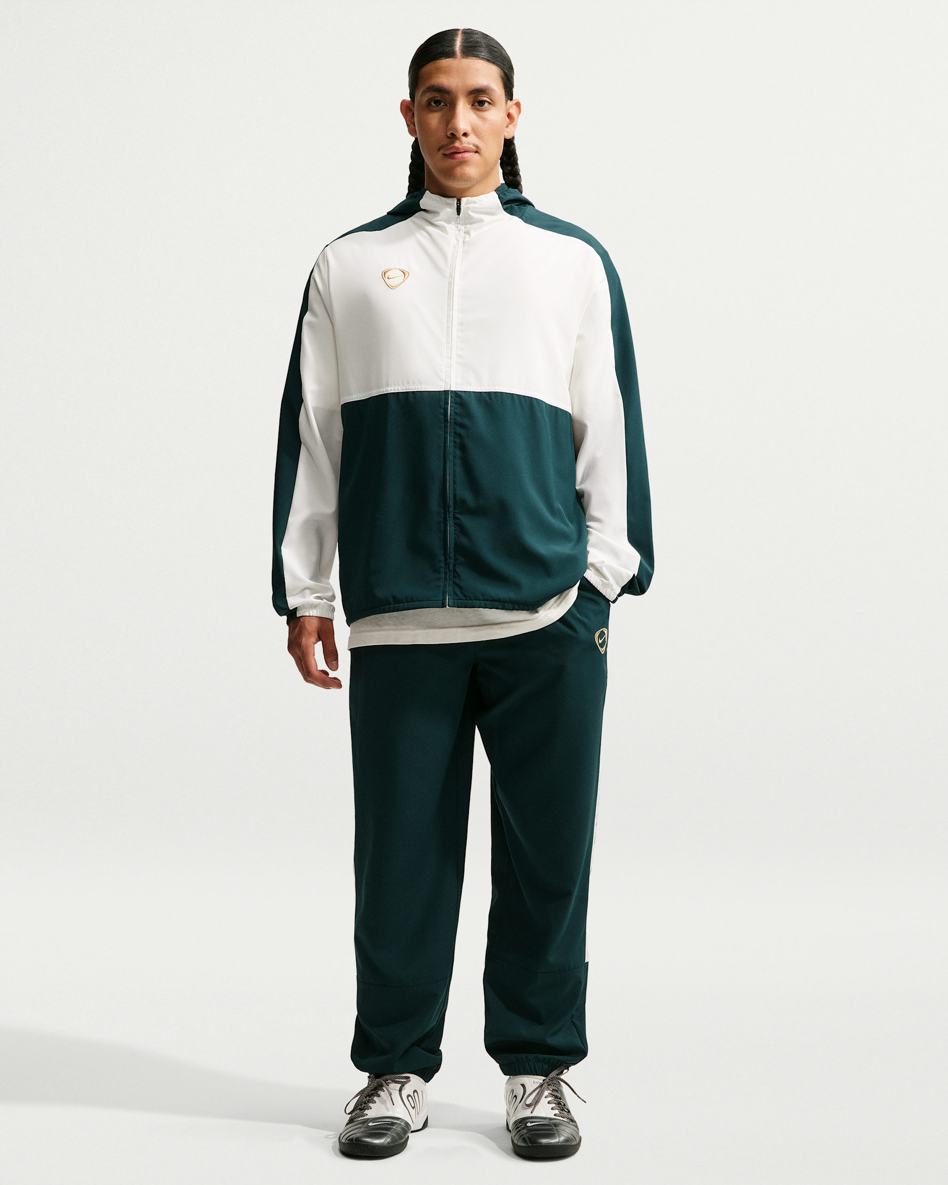 Pánské tkané fotbalové sportovní kalhoty Nike Strike Dri-FIT - Midnight Spruce/Sail/Metallic Gold