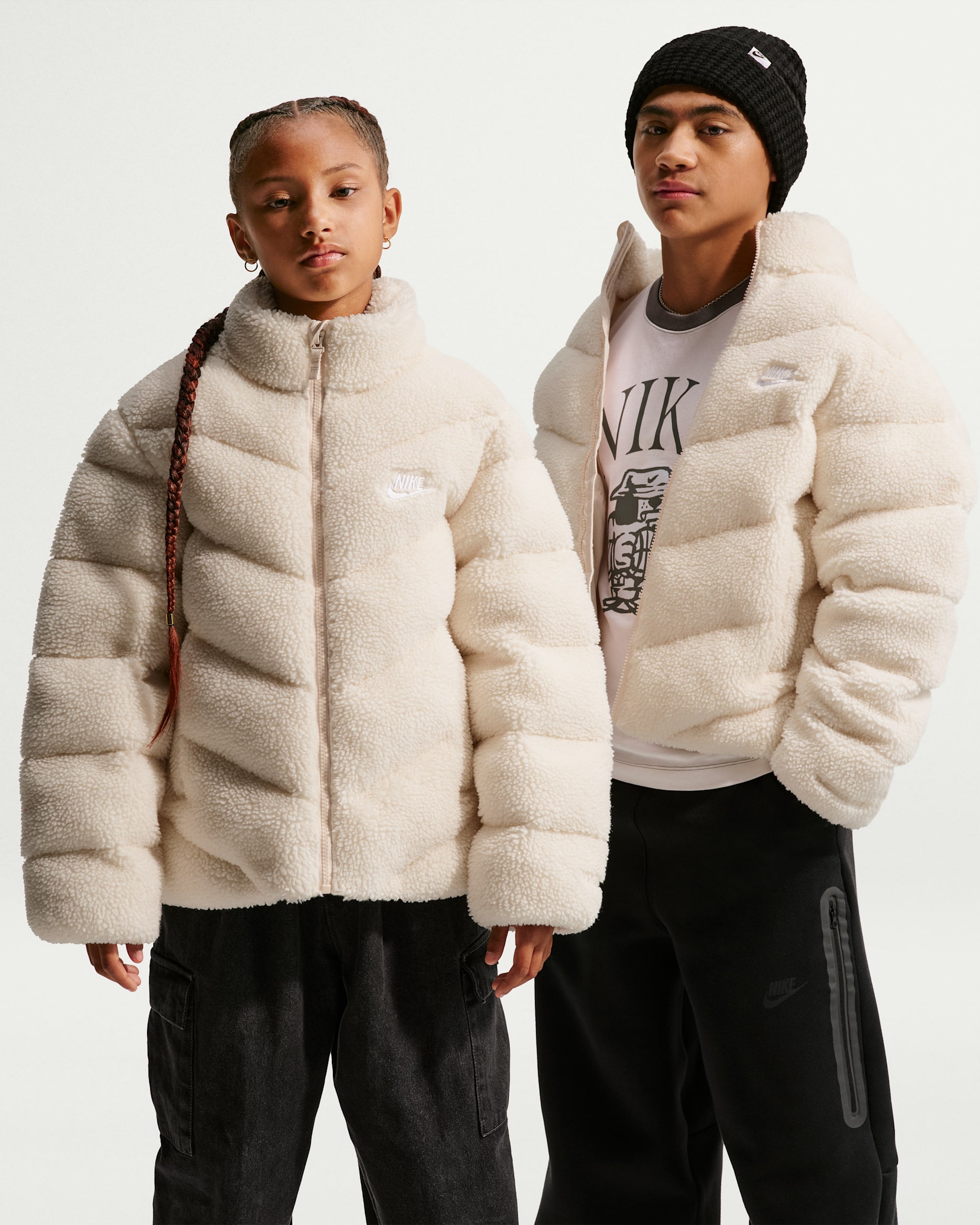 Nike Sportswear Therma-FIT-boblejakke i ledig passform til store barn - Chalk/Chalk/Hvit
