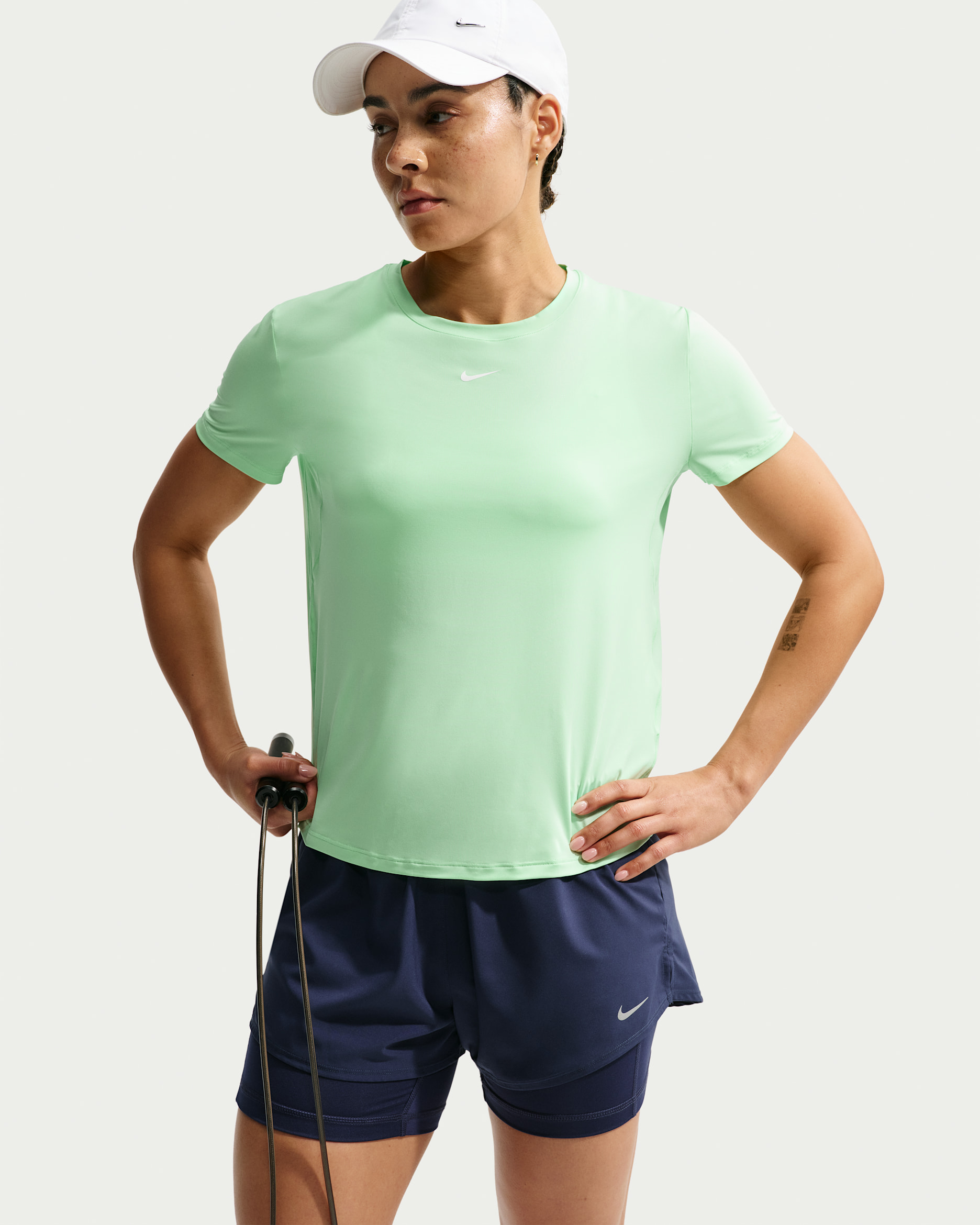 Nike One Classic Dri-FIT Kurzarm-Oberteil für Damen - Cucumber Calm/Weiß