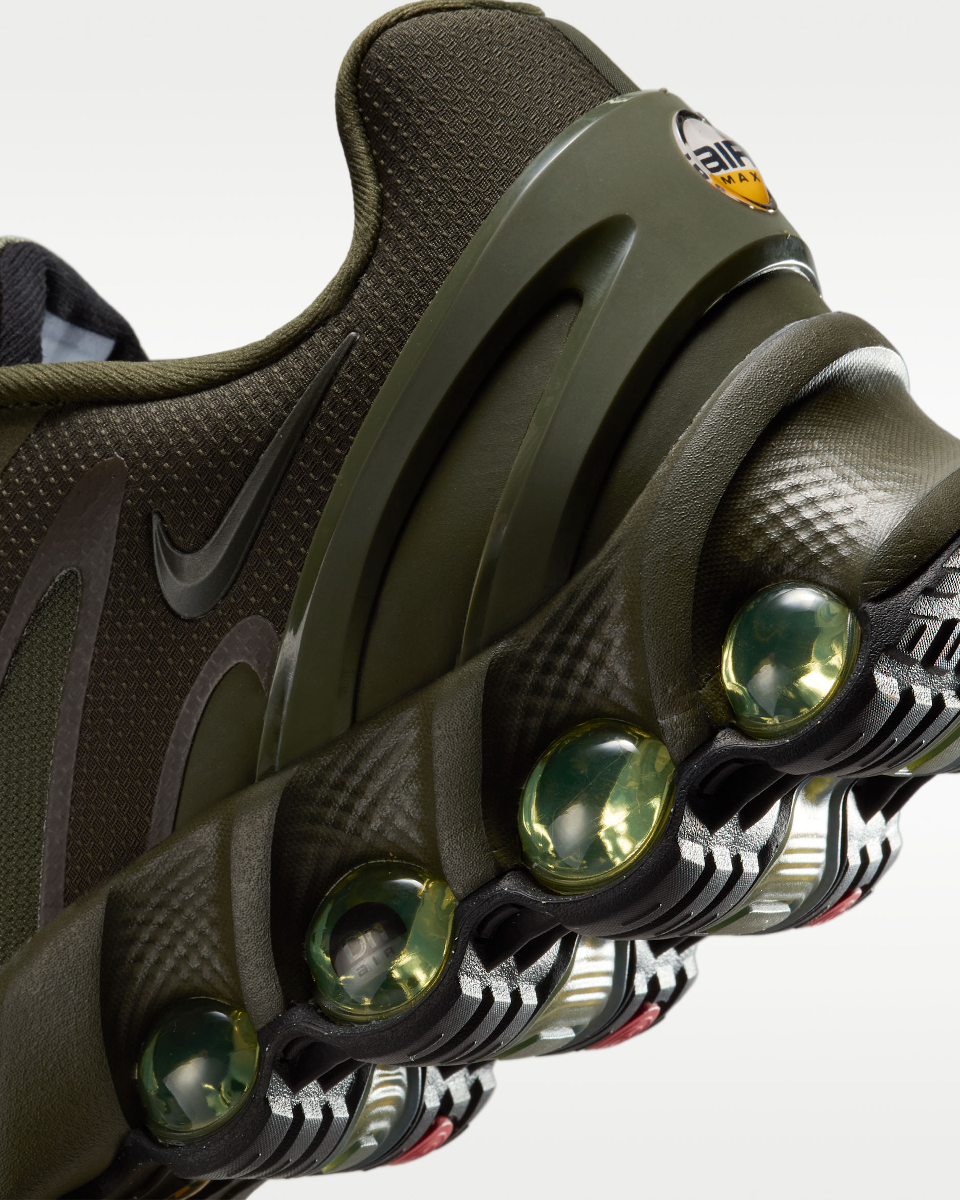 ナイキ エア マックス Dn8 メンズシューズ - カーゴカーキ/カーゴカーキ/ブラック/オイルグリーン