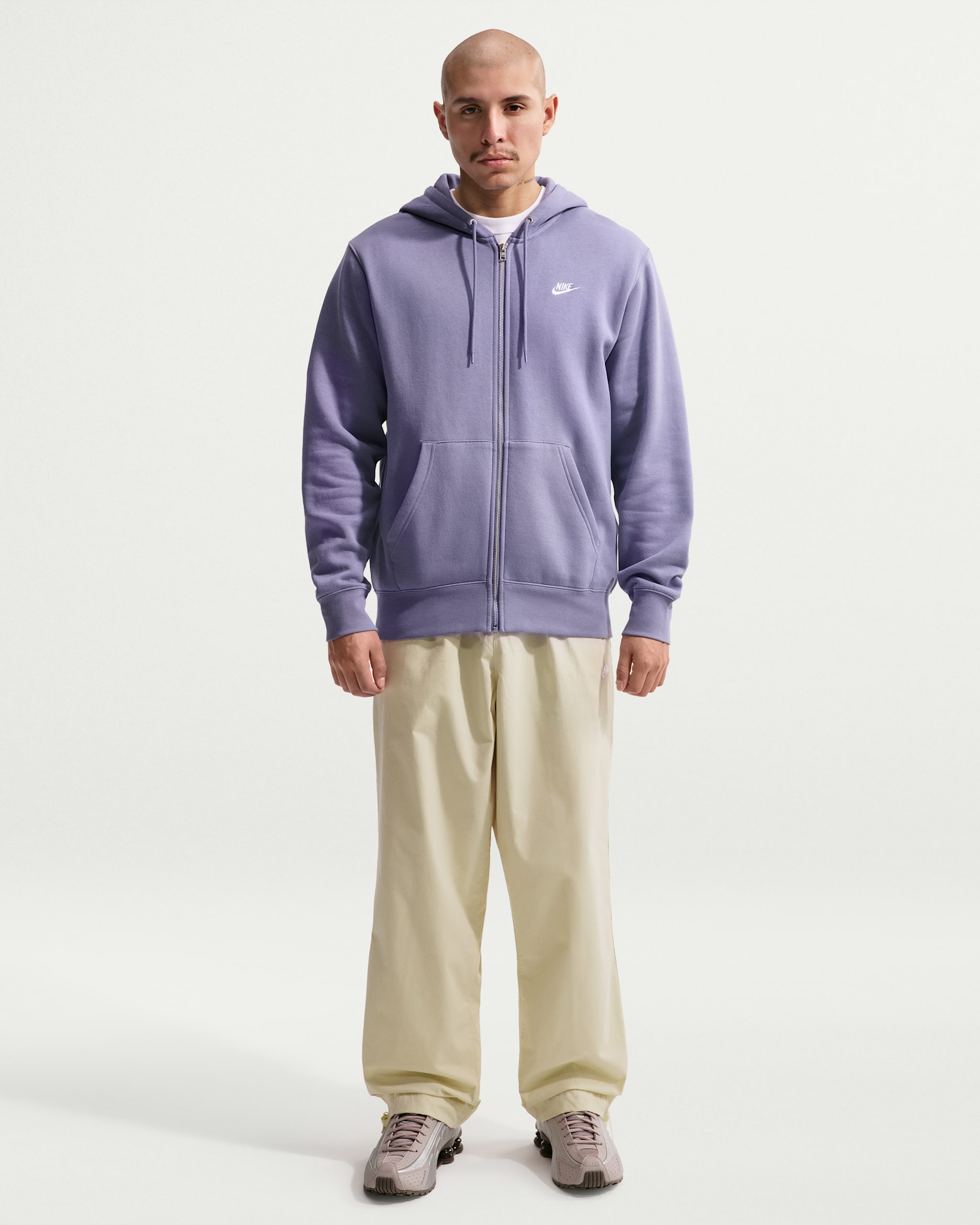 Pantalones para hombre Nike Sportswear Club - Caqui claro/Blanco