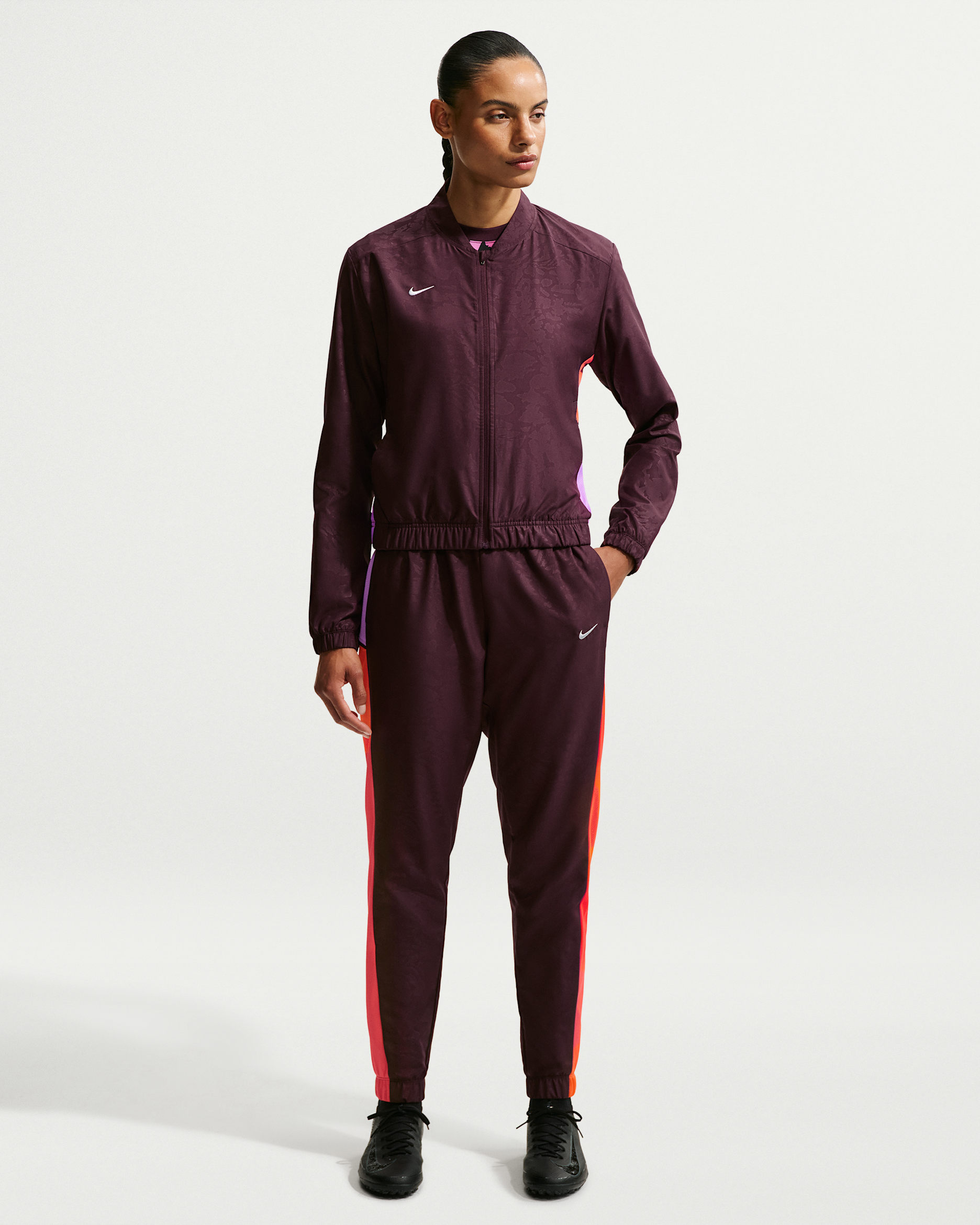 Conjunto deportivo de futbol de tejido Woven Dri-FIT para mujer Nike United Academy - Burdeos enérgico