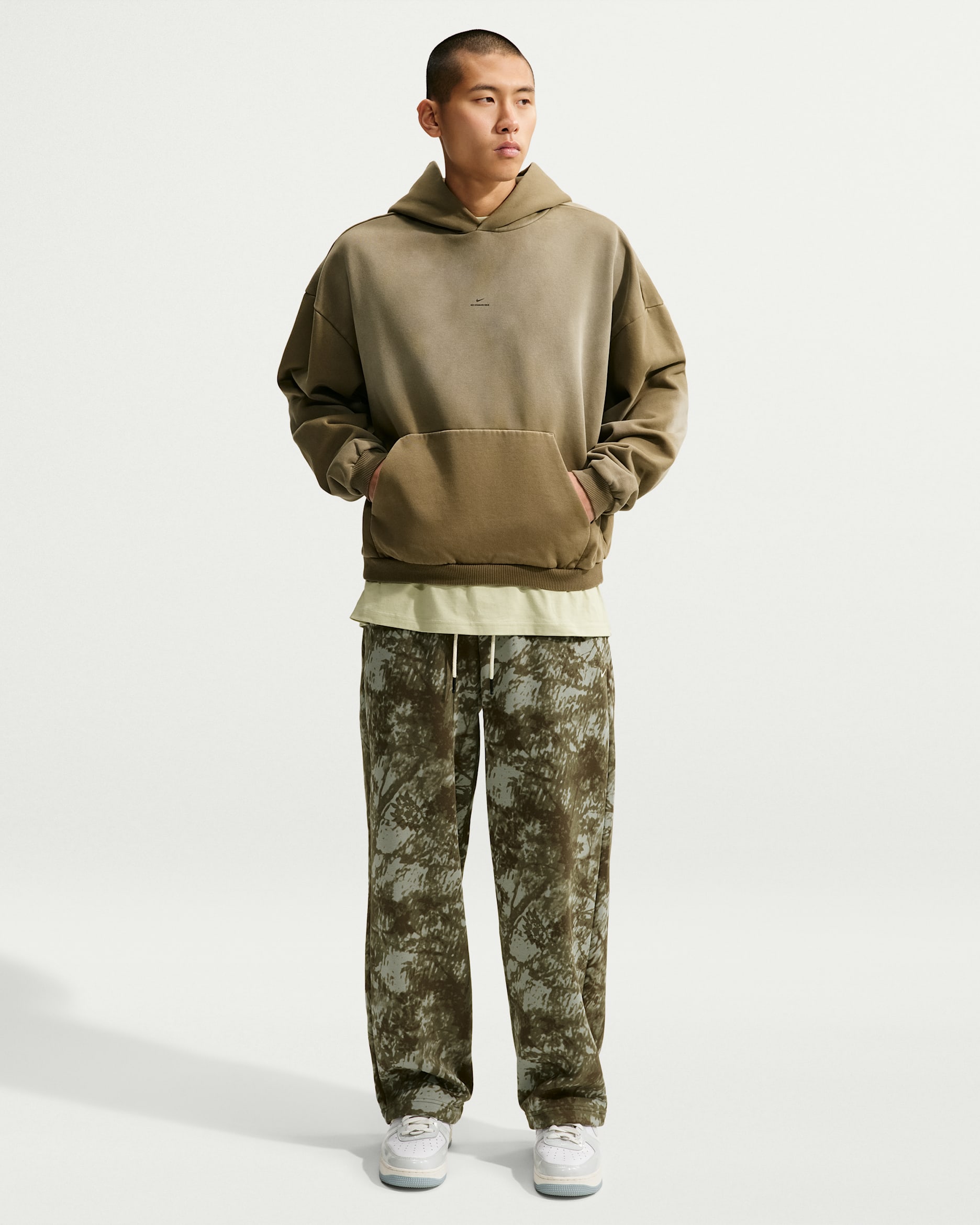 Nike Standard Issue Men's Brushed Open Hem Basketball Pants - Medium Olive/Pale Ivory