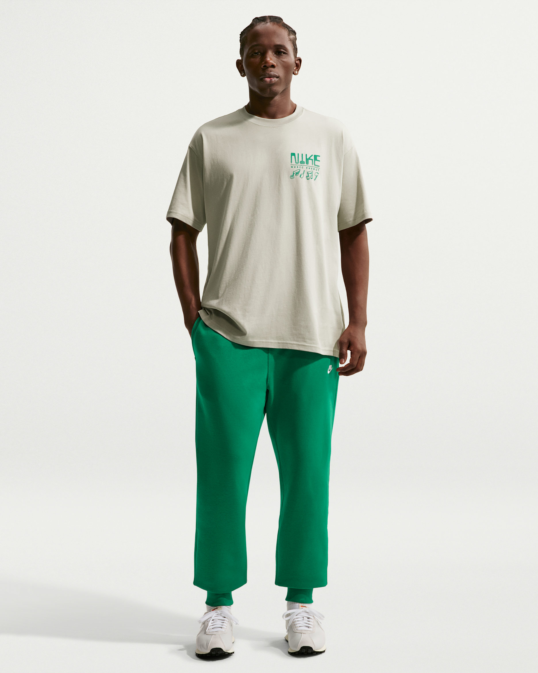 Nike Club Men's Joggers - Malachite/Malachite/White