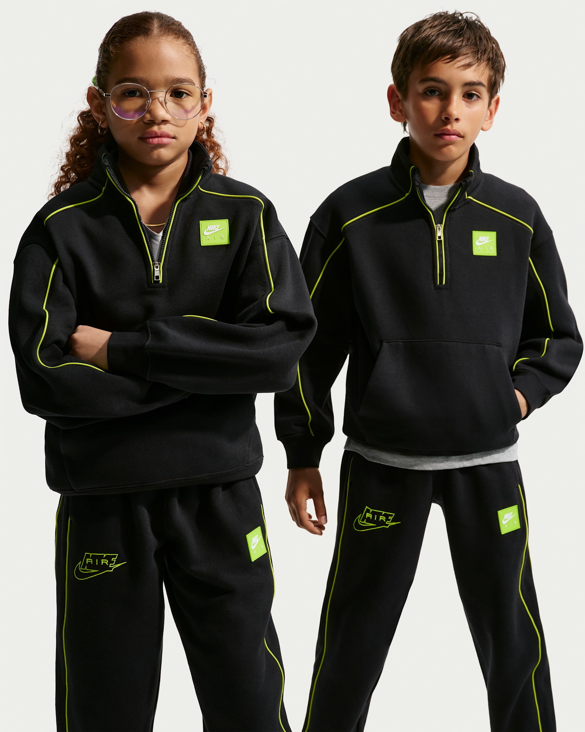 Nike Air Older Kids' Quarter-Zip Top - Black/Volt