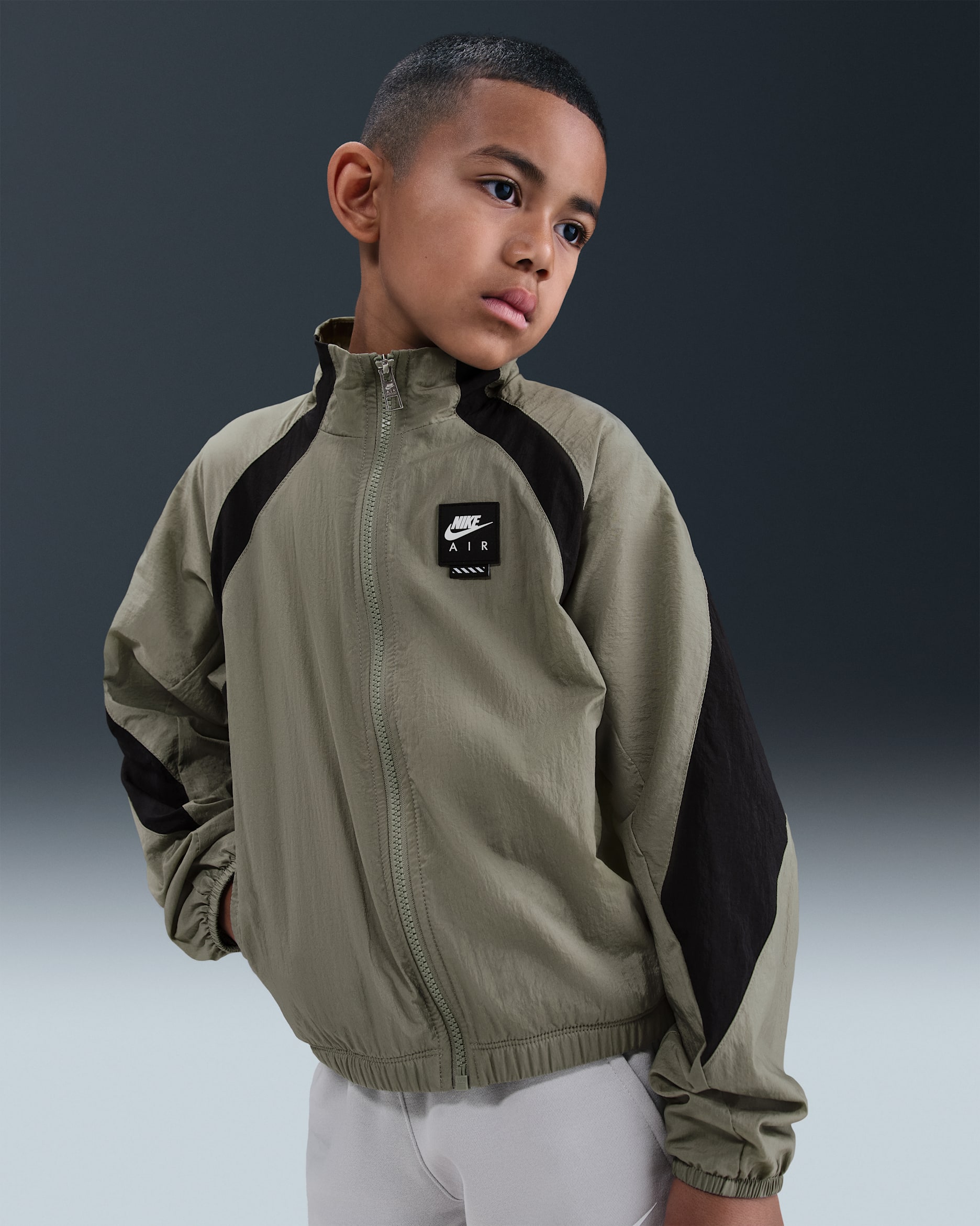 Nike Air Track-Jacket aus Webstoff (ältere Kinder) - Light Army/Schwarz/Schwarz