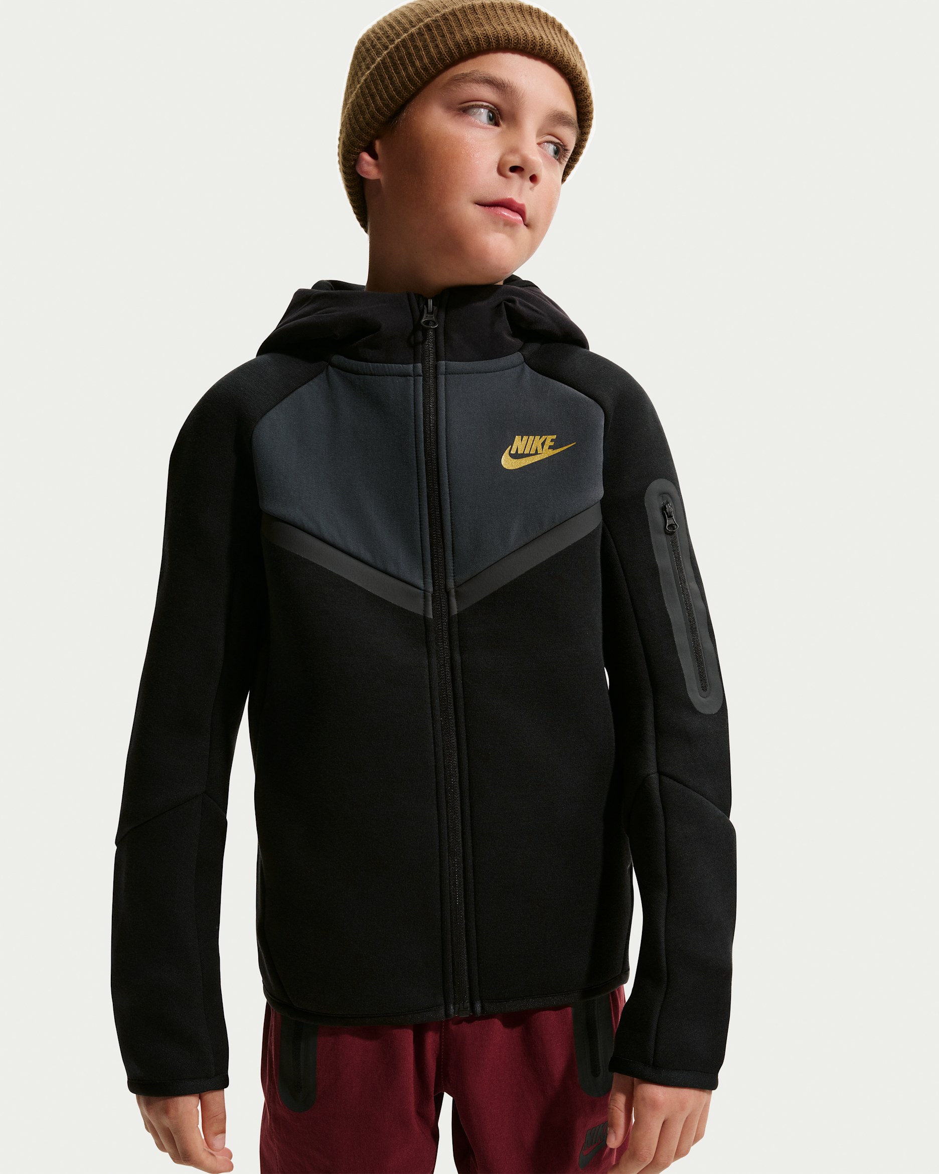 Nike Sportswear Tech Fleece Older Kids' Full-Zip Hoodie - Black/Dark Smoke Grey/Metallic Gold