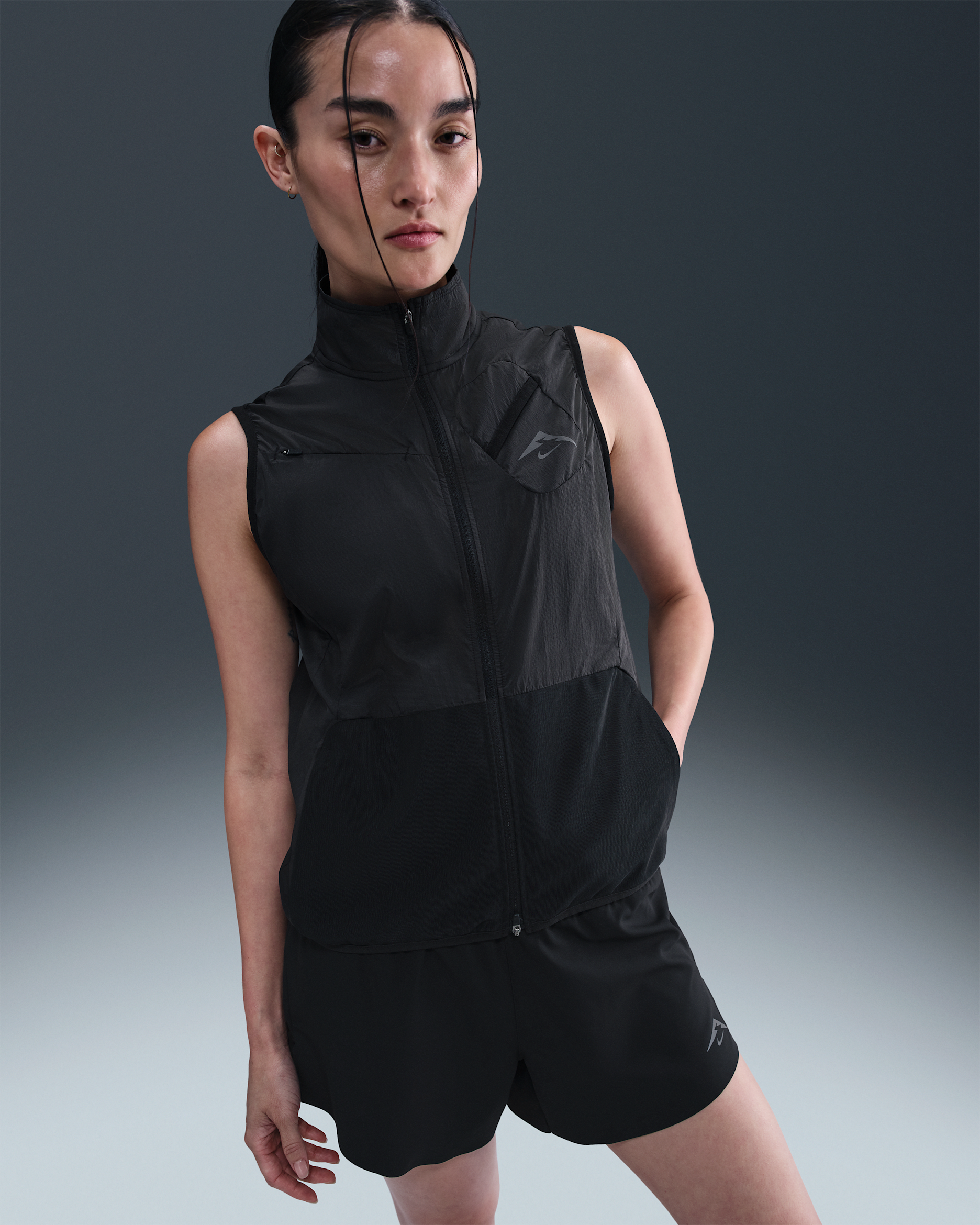 เสื้อกั๊กวิ่งผู้หญิง Nike Trail - ดำ/ดำ
