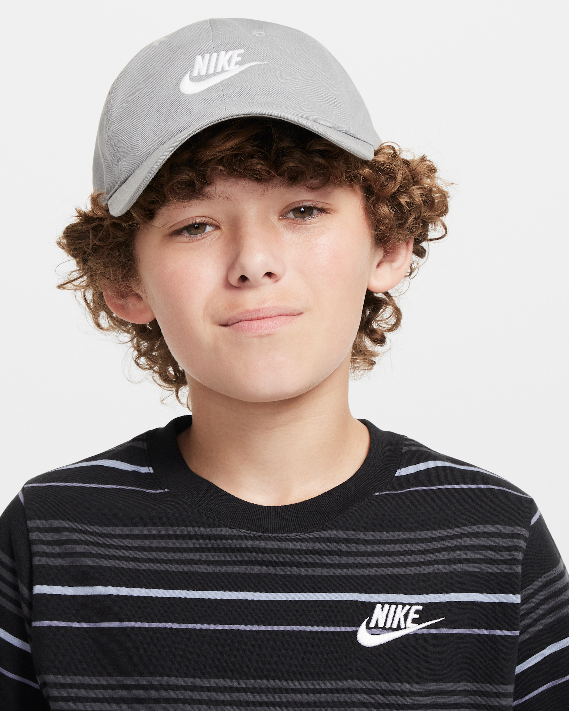 나이키 클럽 키즈 언스트럭처드 퓨추라 워시 캡 - 파티클 그레이/화이트