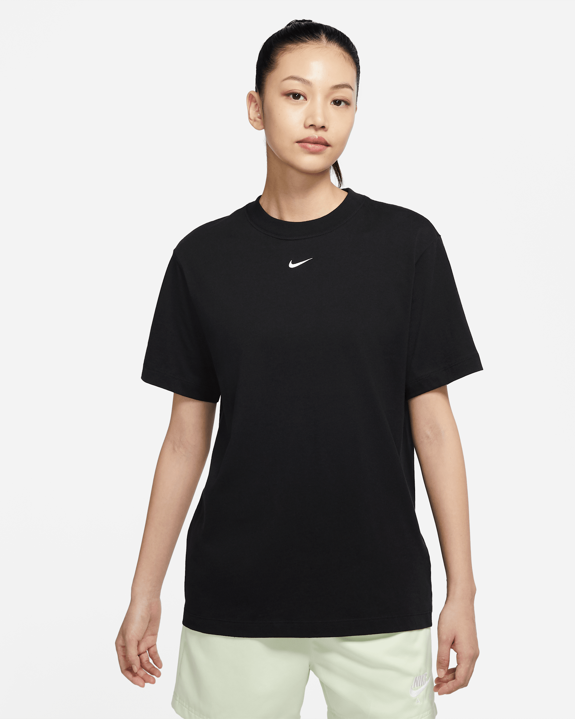Nike Sportswear Essential Women's T-Shirt - Black/White