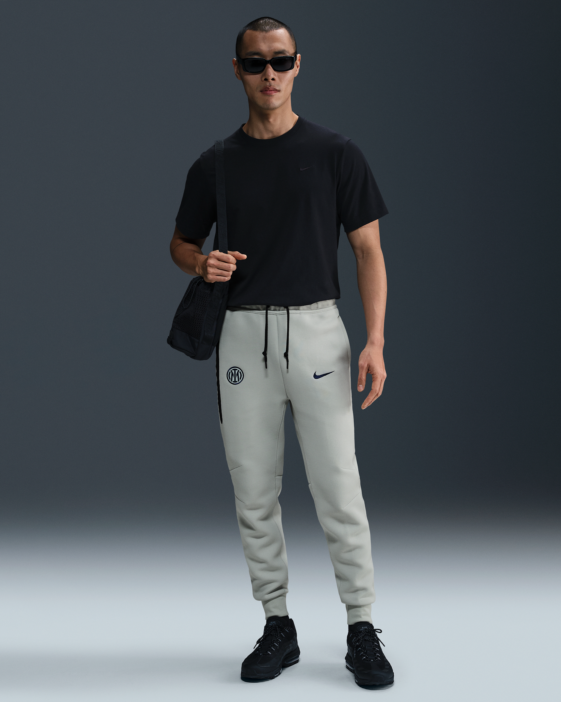 Inter Milan Tech Men's Nike Football Fleece Joggers - Grey Haze/Blue Void