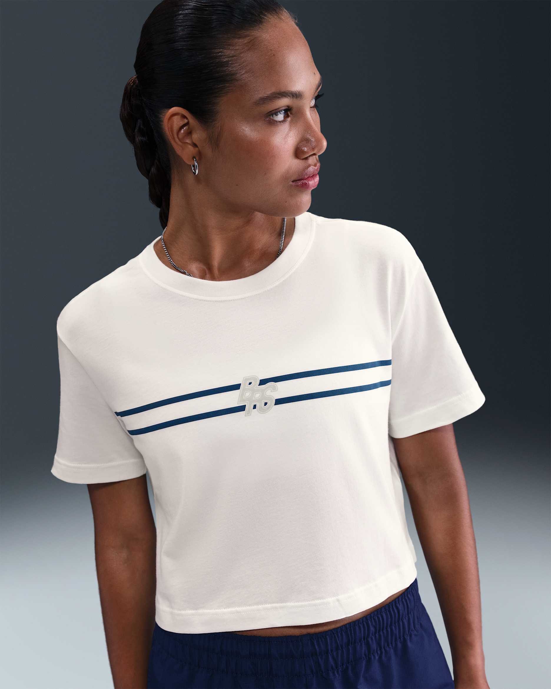 Nike Sportswear Club Women's Loose Cropped T-Shirt - Sail