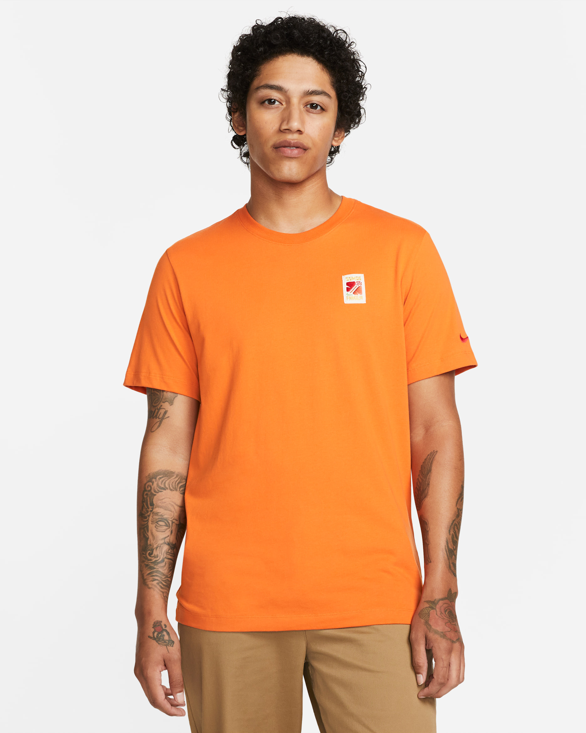 Nike Sportswear Somos Familia Men's T-Shirt - Starfish/University Red