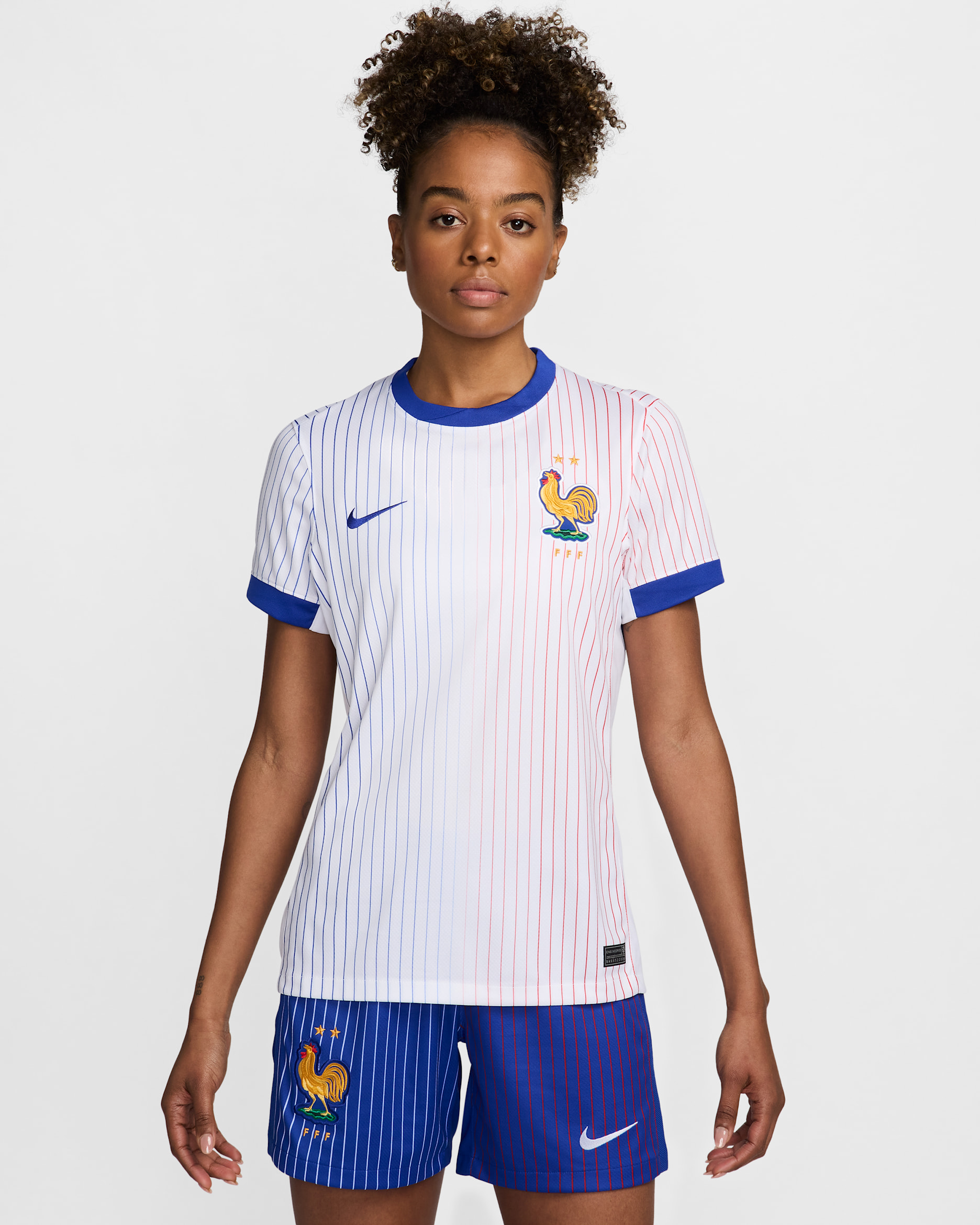 Jersey de fútbol Nike Dri-FIT Replica de la FFF (selección masculina) visitante 2024/25 Stadium para mujer - Blanco/Azul brillante/Rojo universitario/Azul brillante