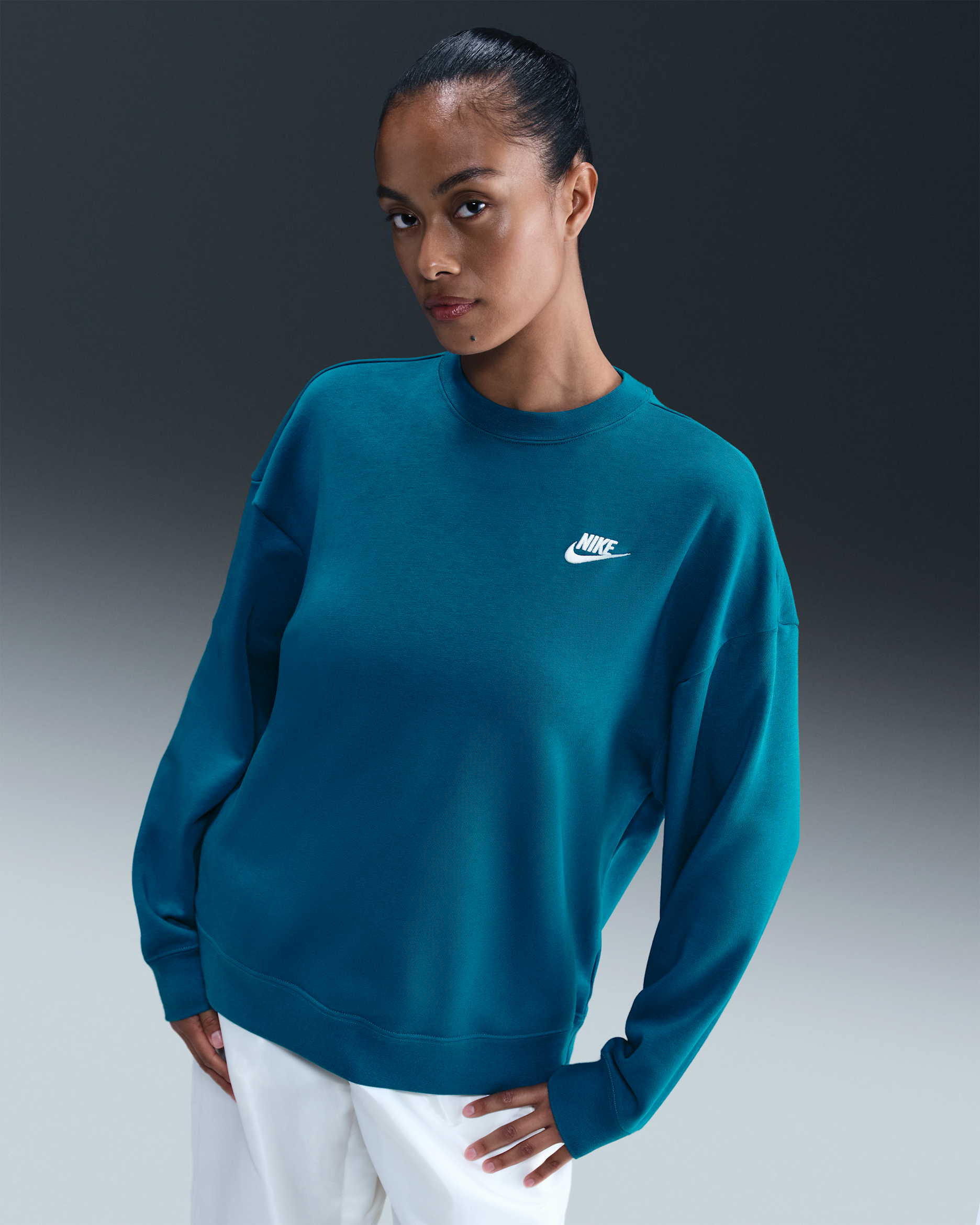 Nike Sportswear Club Fleece Women's Loose Crew-Neck Sweatshirt - Green Abyss/White