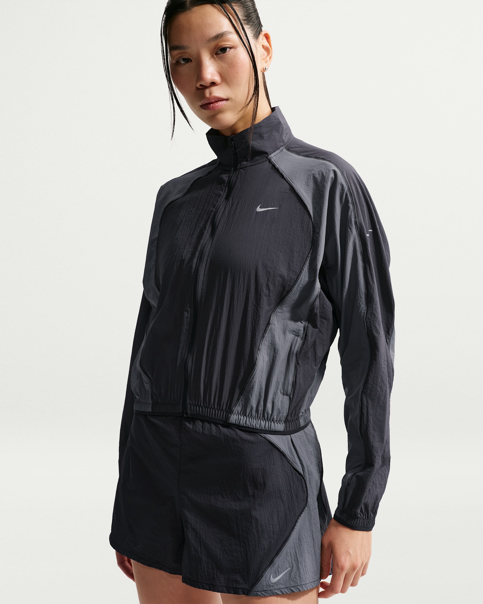 Nike Swift Women's Repel UV-Protection Running Jacket - Black/Iron Grey/Photon Dust