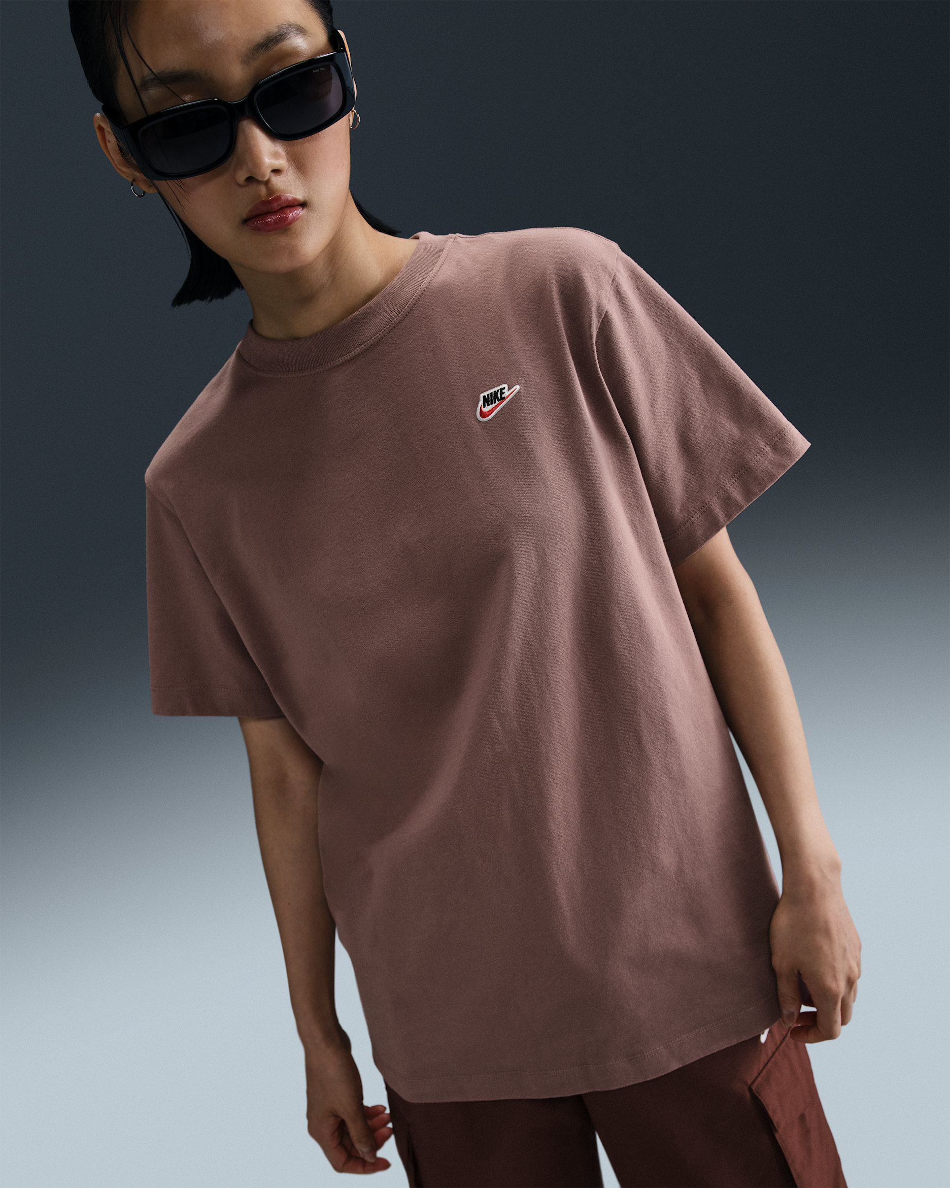 Nike Sportswear Women's T-shirt - Smokey Mauve